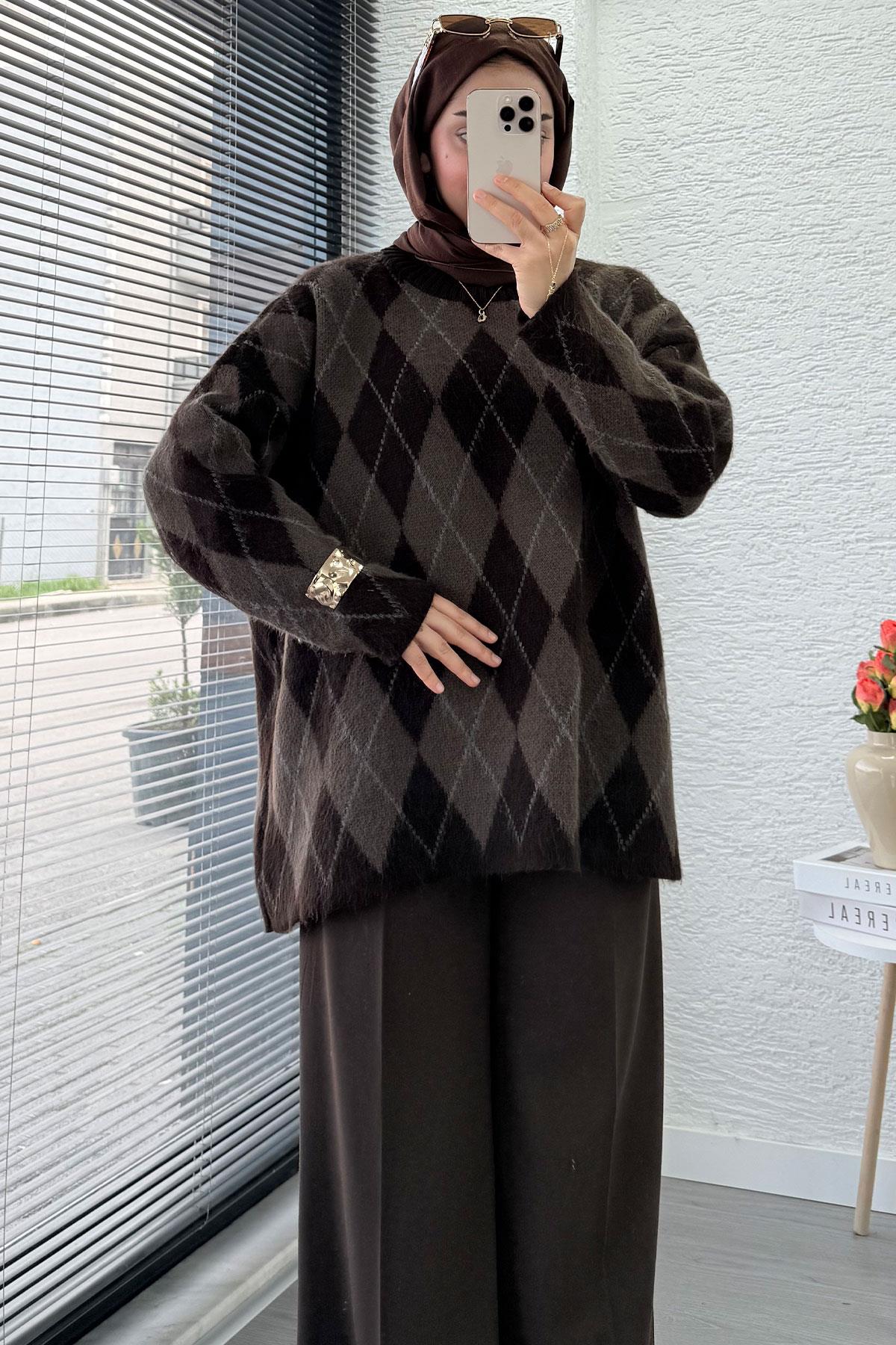 Premium Oversize Baklava Desen Kadın Triko Kazak – Kahverengi