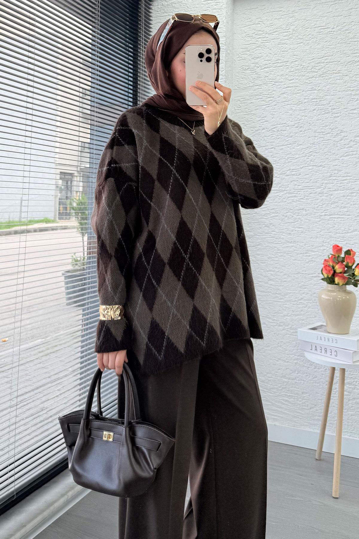 Premium Oversize Baklava Desen Kadın Triko Kazak – Kahverengi