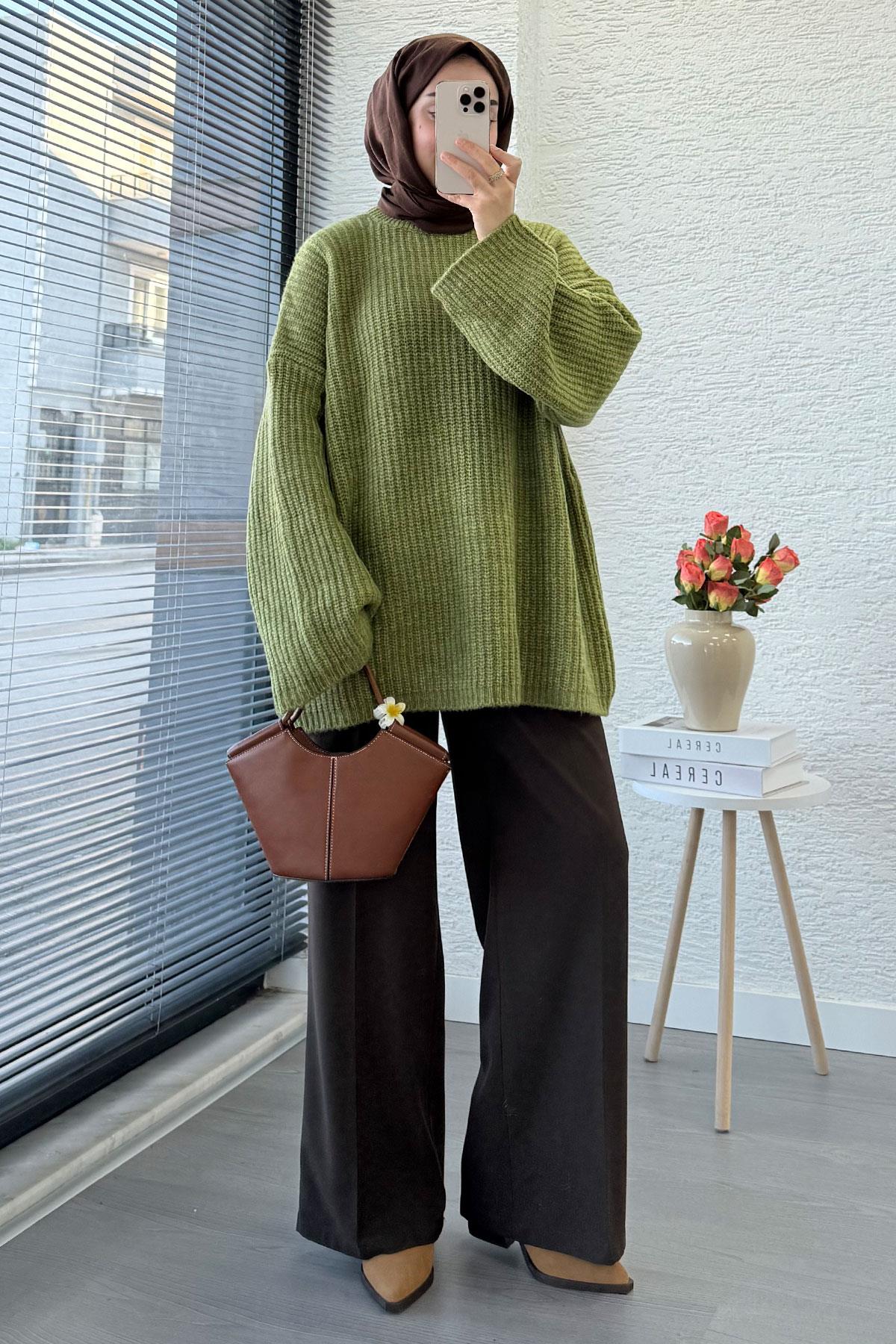 Premium Oversize Basic Kadın Triko Kazak – Yağ Yeşili