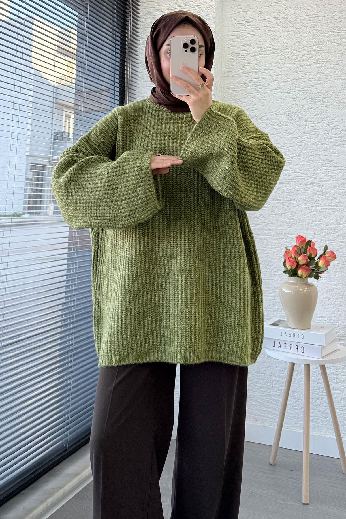 Premium Oversize Basic Kadın Triko Kazak – Yağ Yeşili