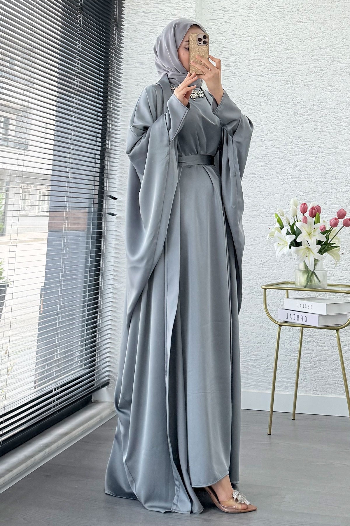Premium Taş İşlemeli Kum Saten Abaya Takım - Gri