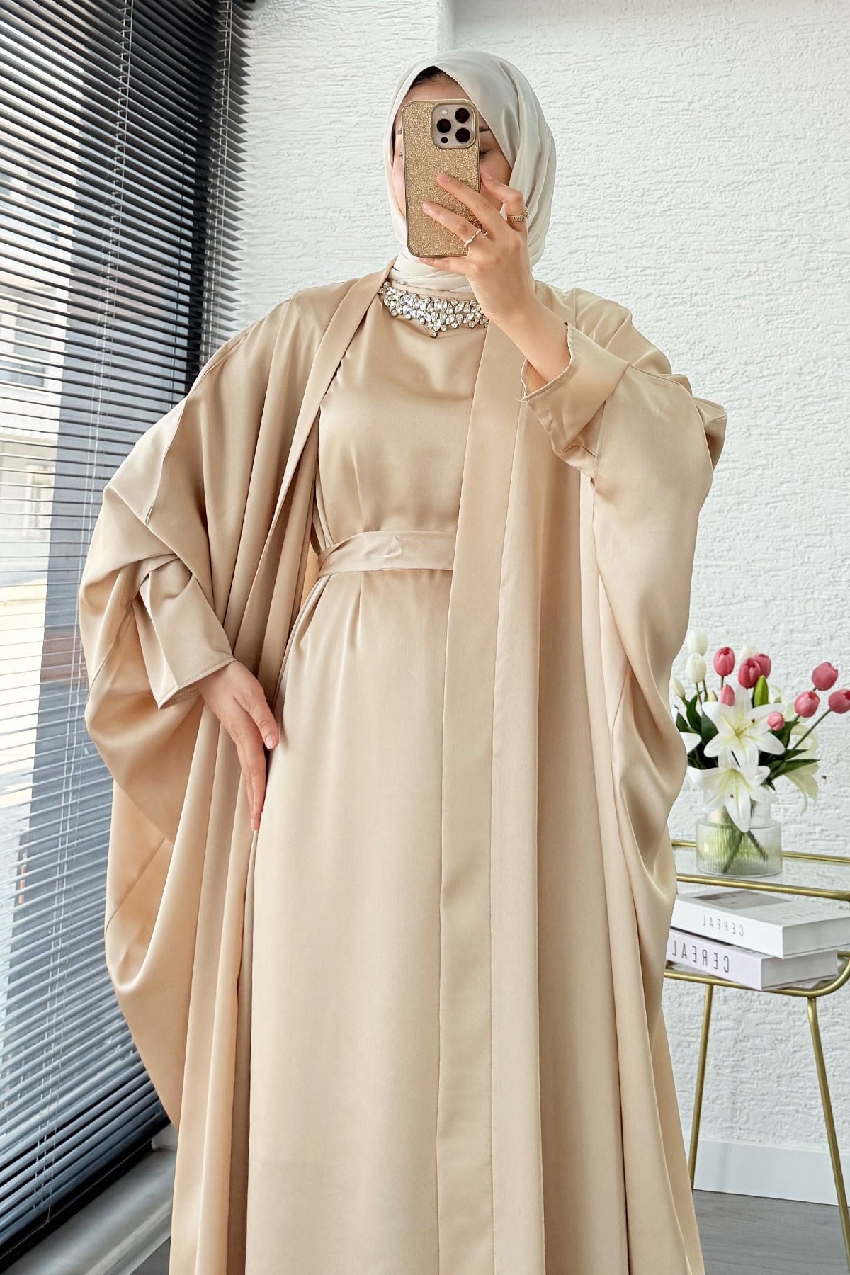 Premium Taş İşlemeli Kum Saten Abaya Takım - Bej