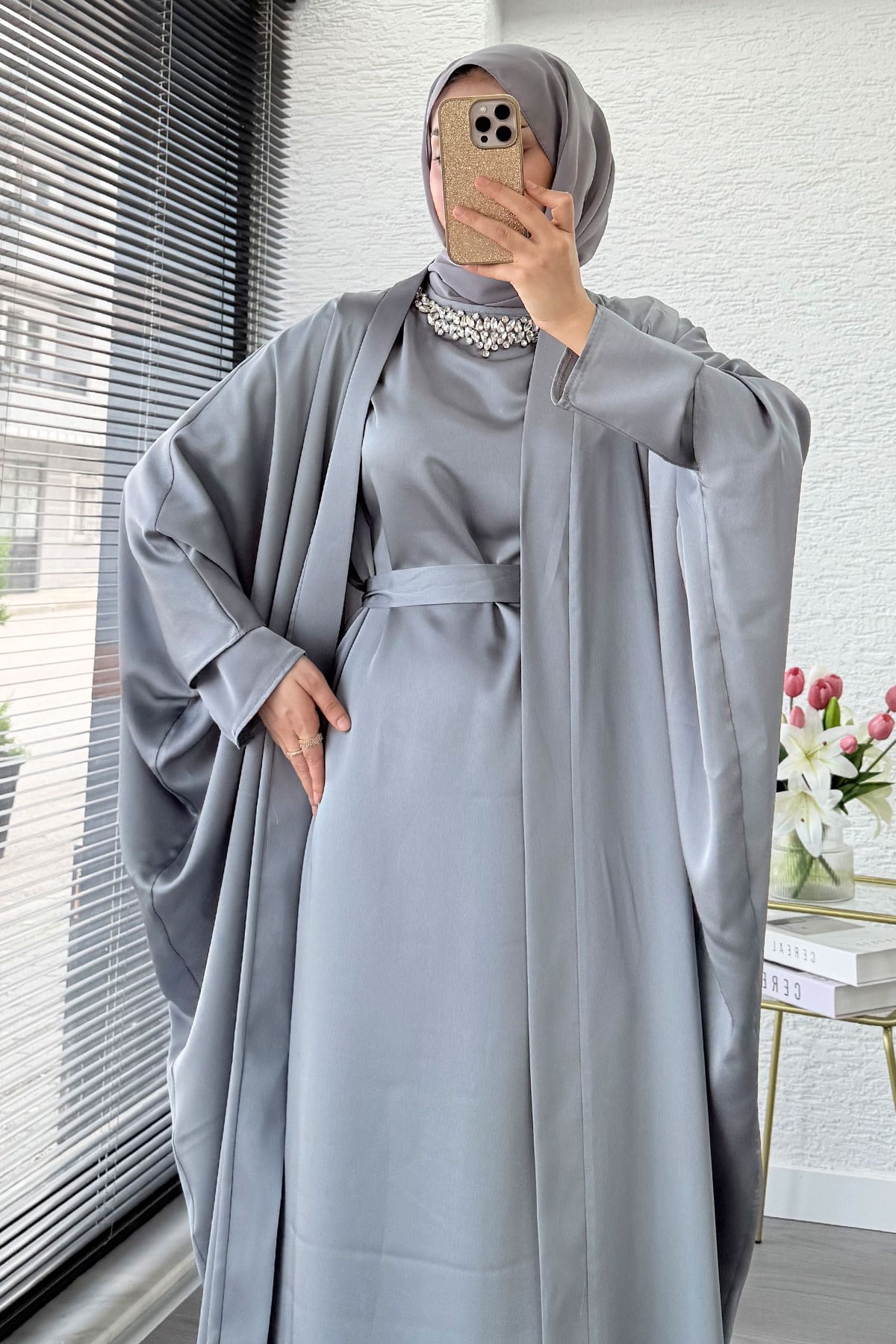 Premium Taş İşlemeli Kum Saten Abaya Takım - Gri