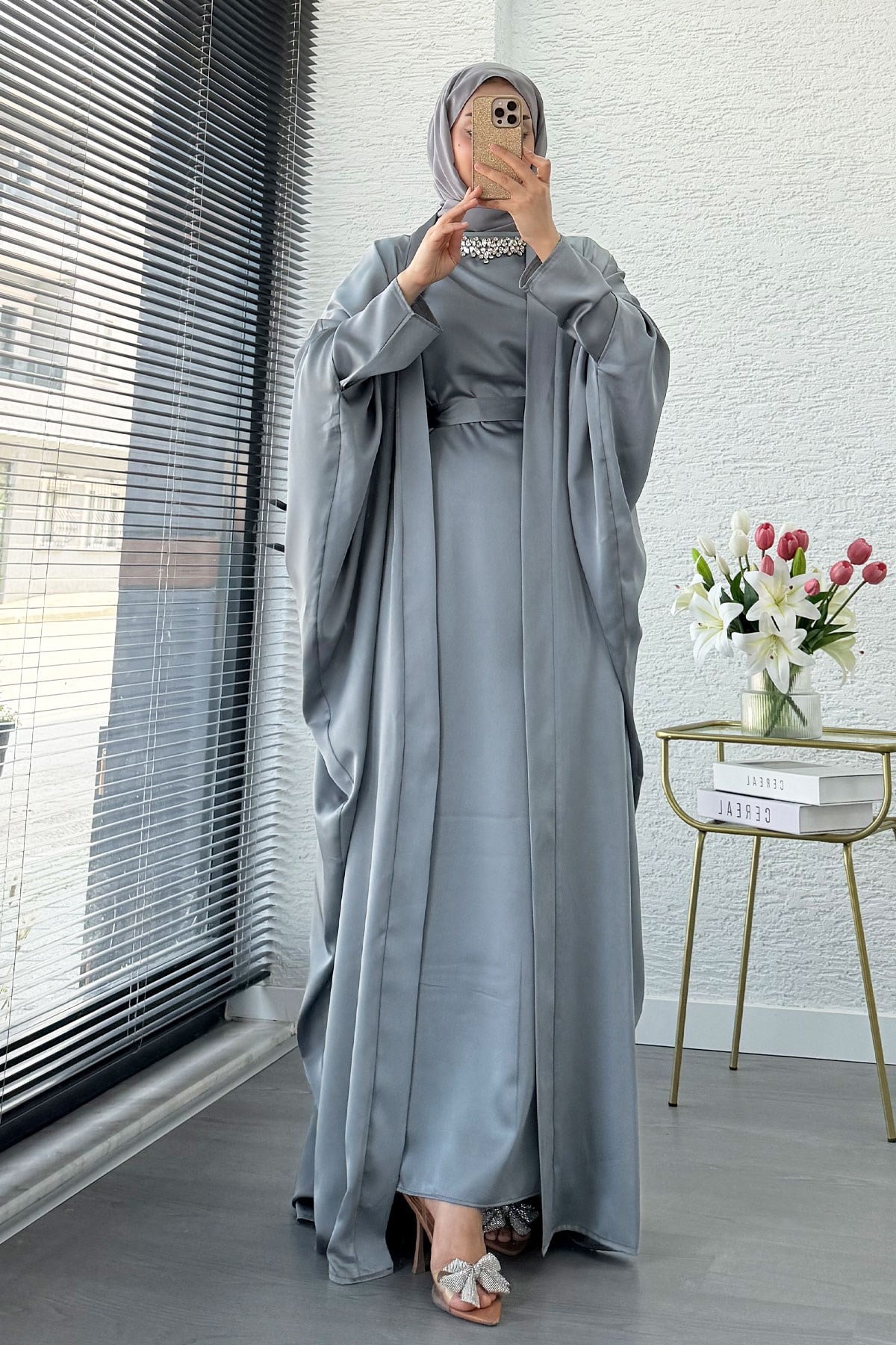 Premium Taş İşlemeli Kum Saten Abaya Takım - Gri