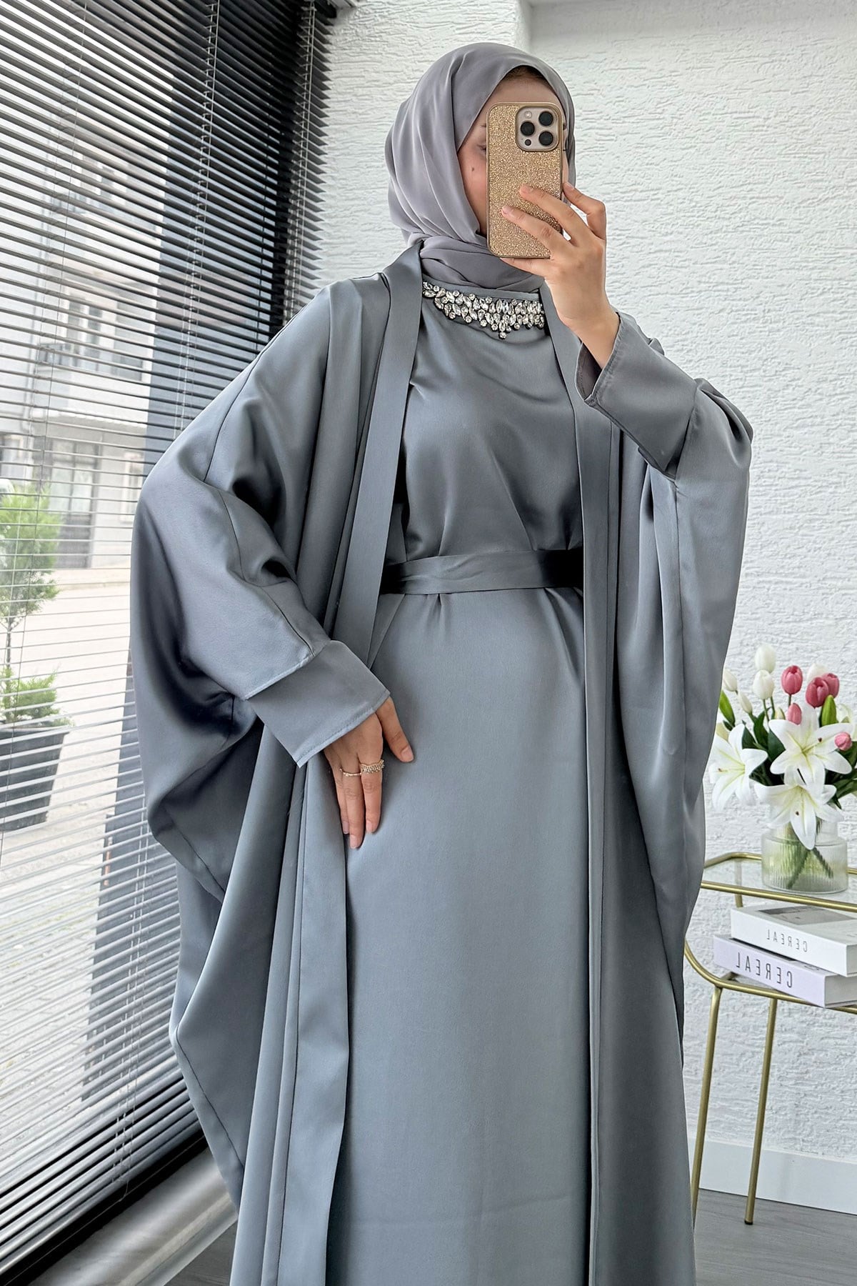 Premium Taş İşlemeli Kum Saten Abaya Takım - Gri