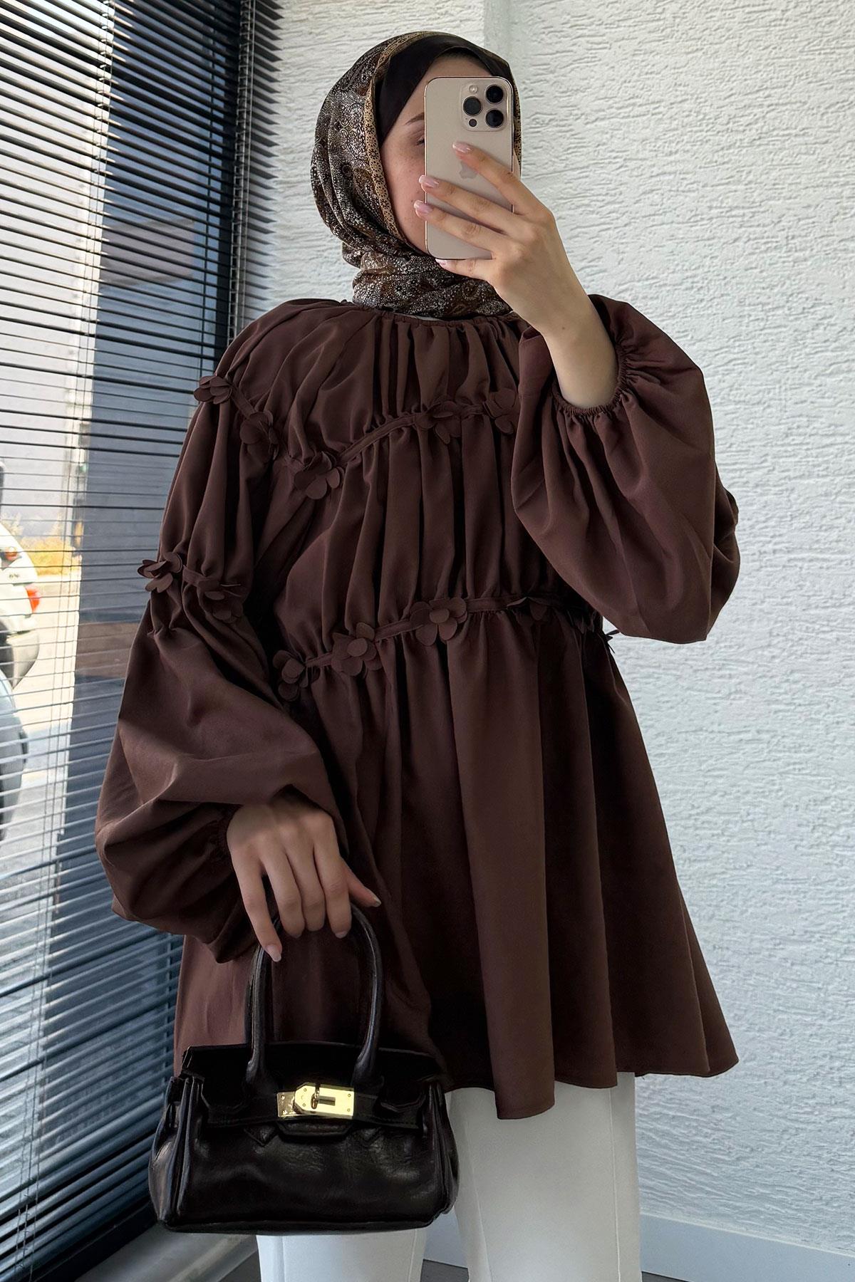 Reglan Çiçek Detaylı Poplin Tunik – Kahverengi