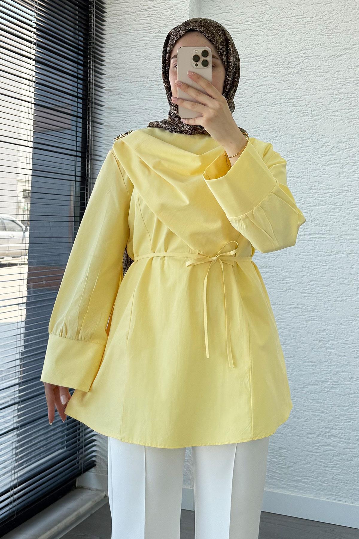 Şal Yaka Broş Detaylı Poplin Tunik – Sarı