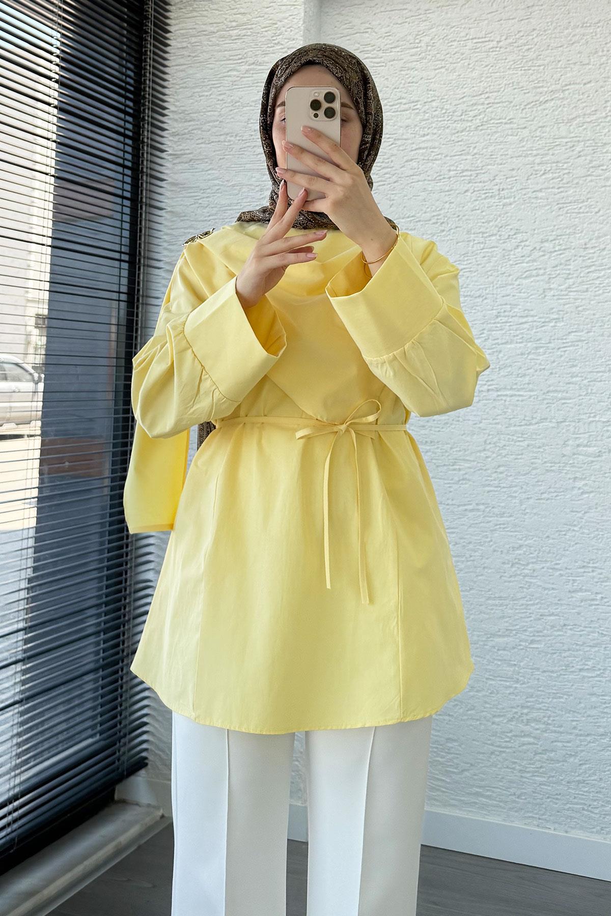 Şal Yaka Broş Detaylı Poplin Tunik – Sarı