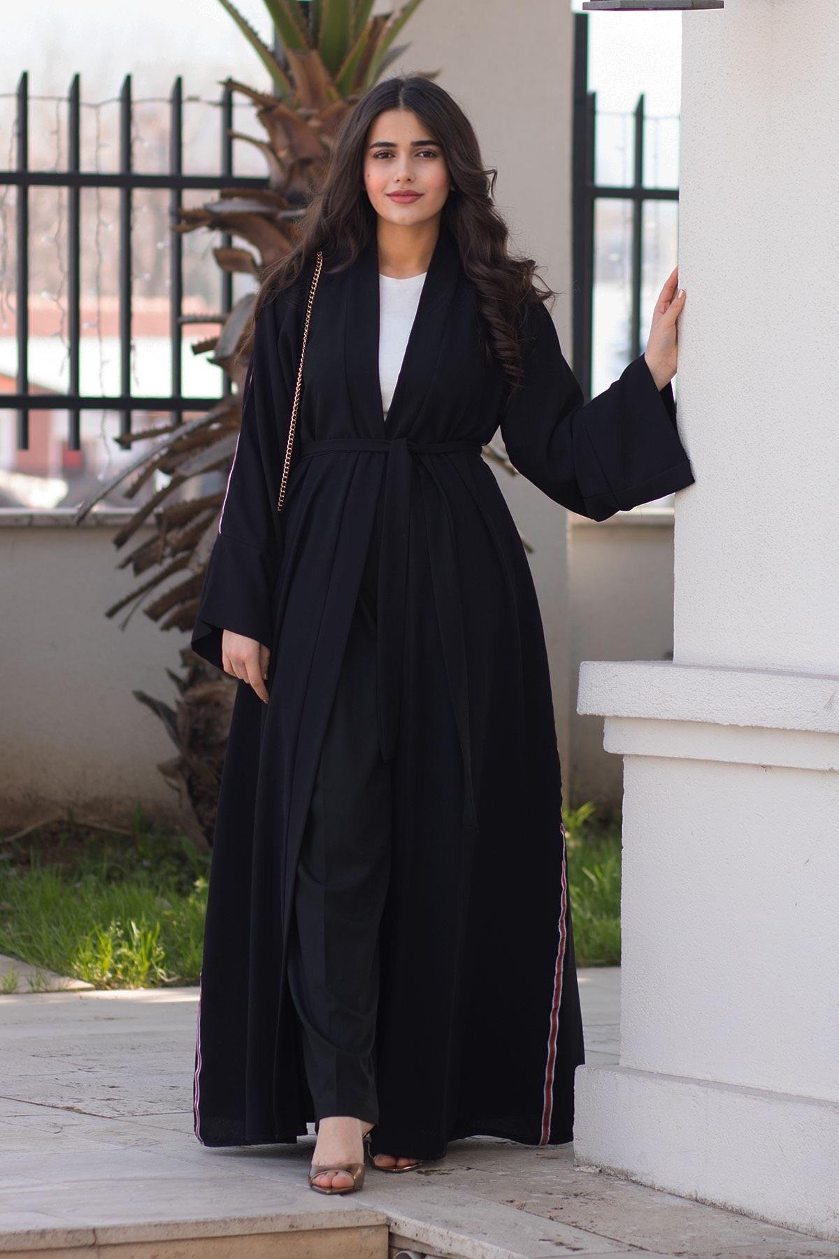 Şerit Detaylı Abaya-Siyah