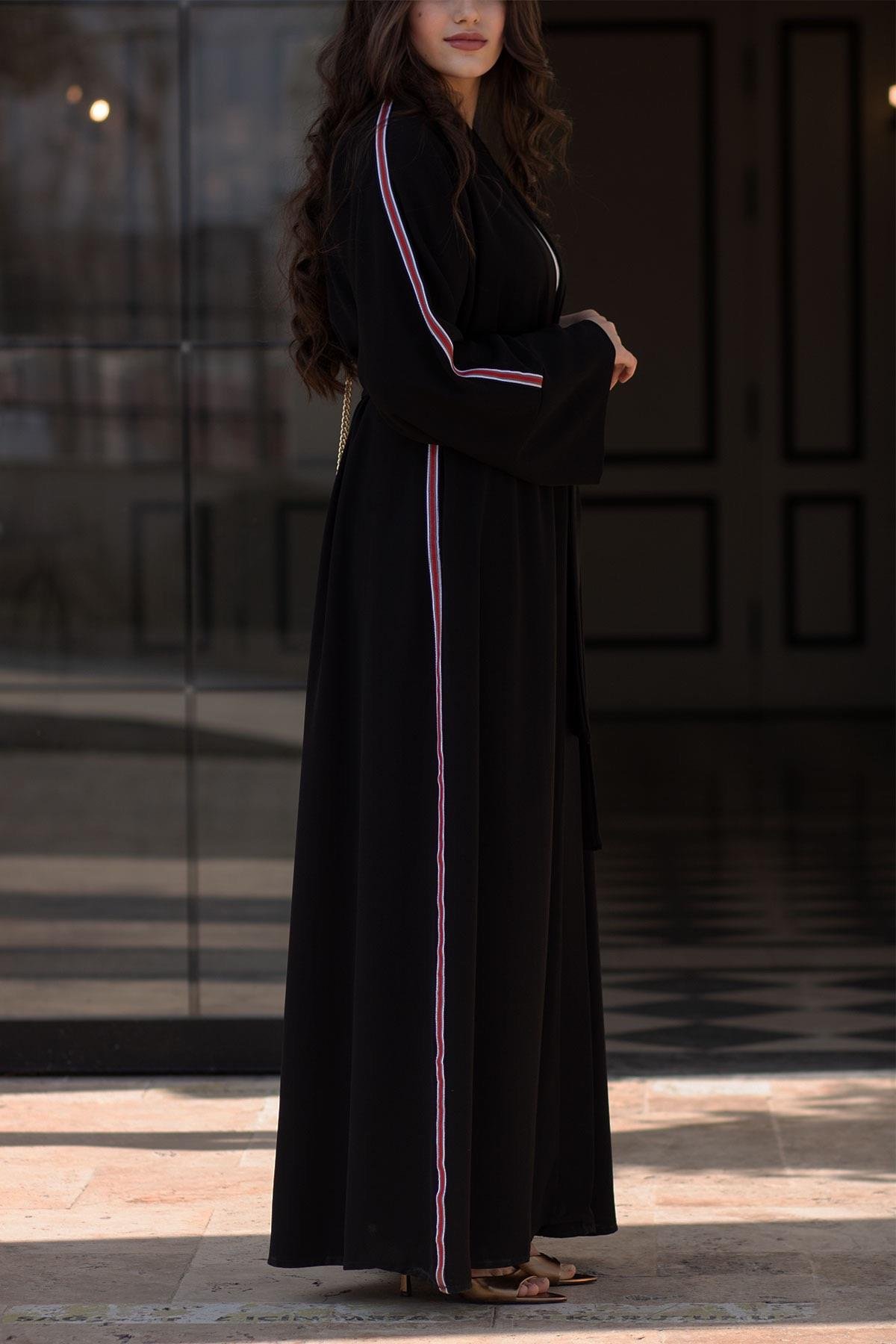 Şerit Detaylı Abaya-Siyah