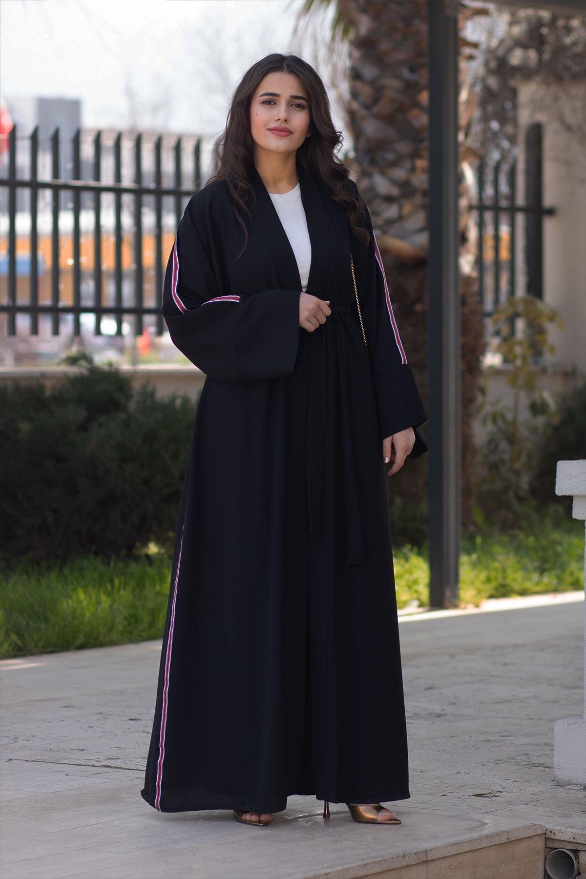 Şerit Detaylı Abaya-Siyah