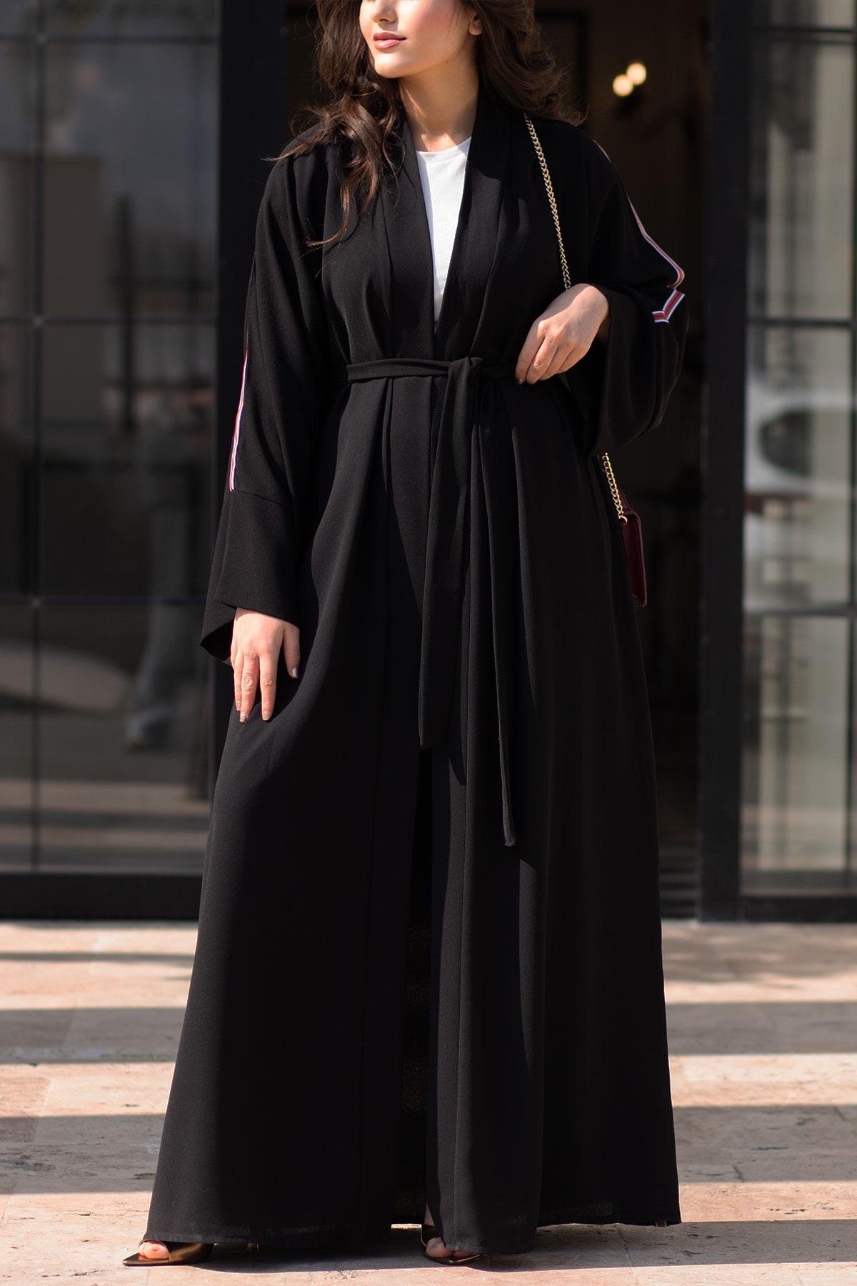 Şerit Detaylı Abaya-Siyah
