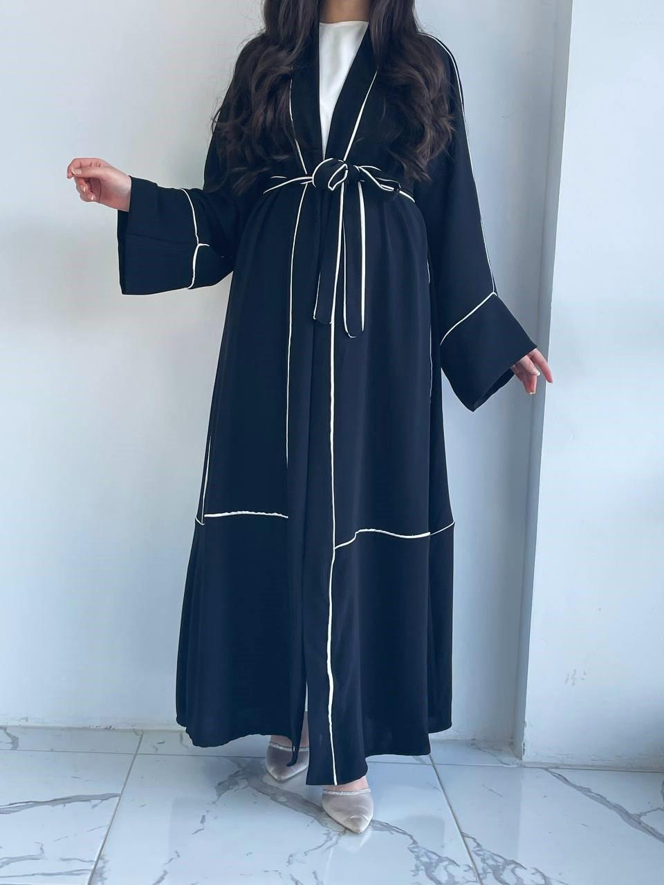 Siyah Biyeli Abaya