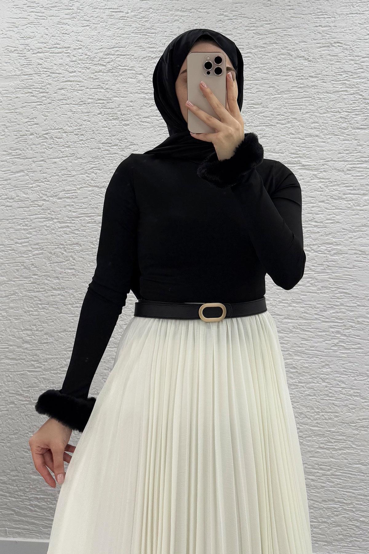 Siyah Kolu Peluş Detaylı Kadın Bluz