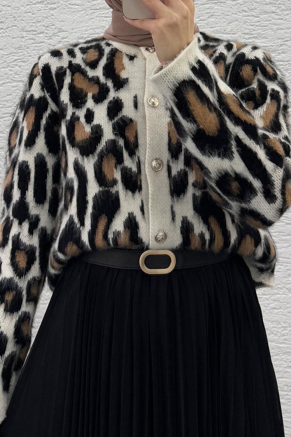 Siyah Leopar Desenli Kadın Hırka