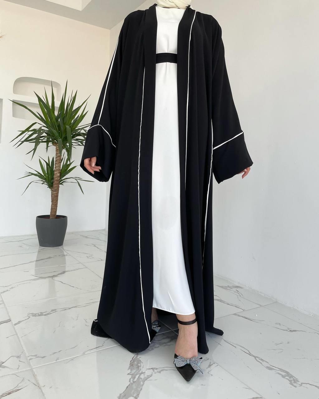 Siyah Yanları Biyeli Abaya