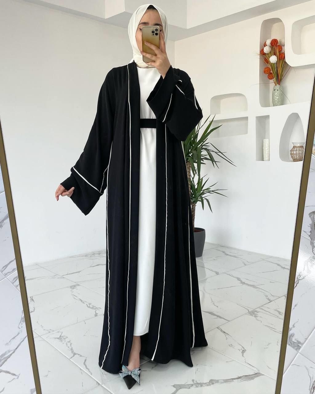 Siyah Yanları Biyeli Abaya