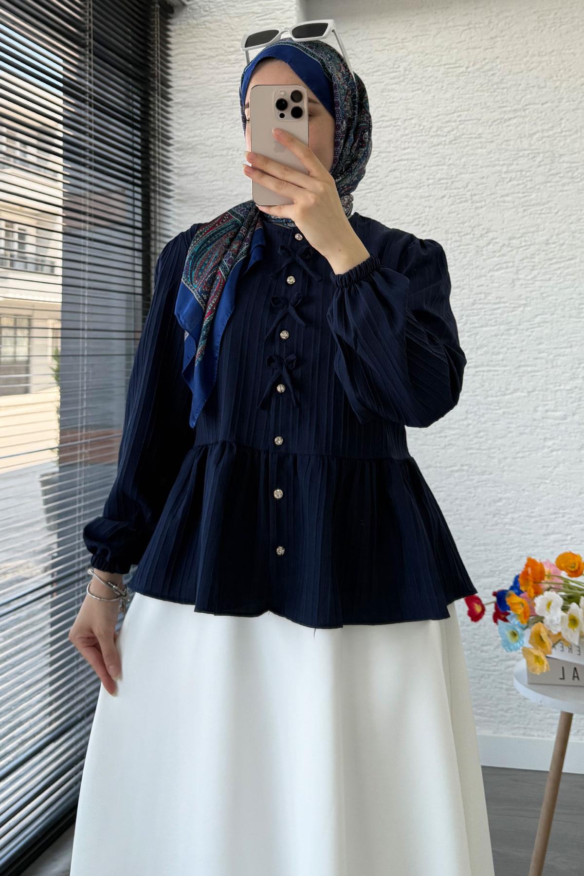 Taş Düğme Detaylı Gofre Bluz - Lacivert