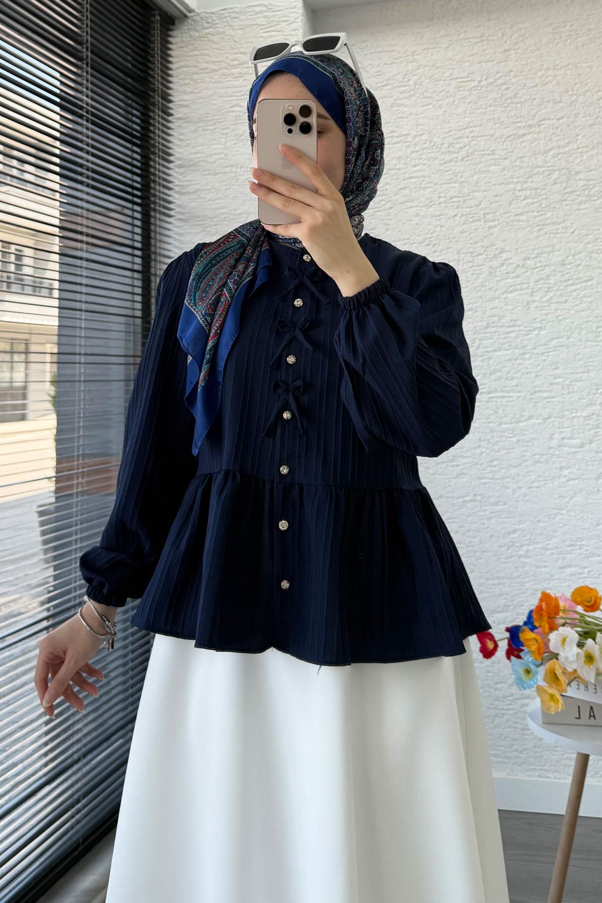 Taş Düğme Detaylı Gofre Bluz - Lacivert