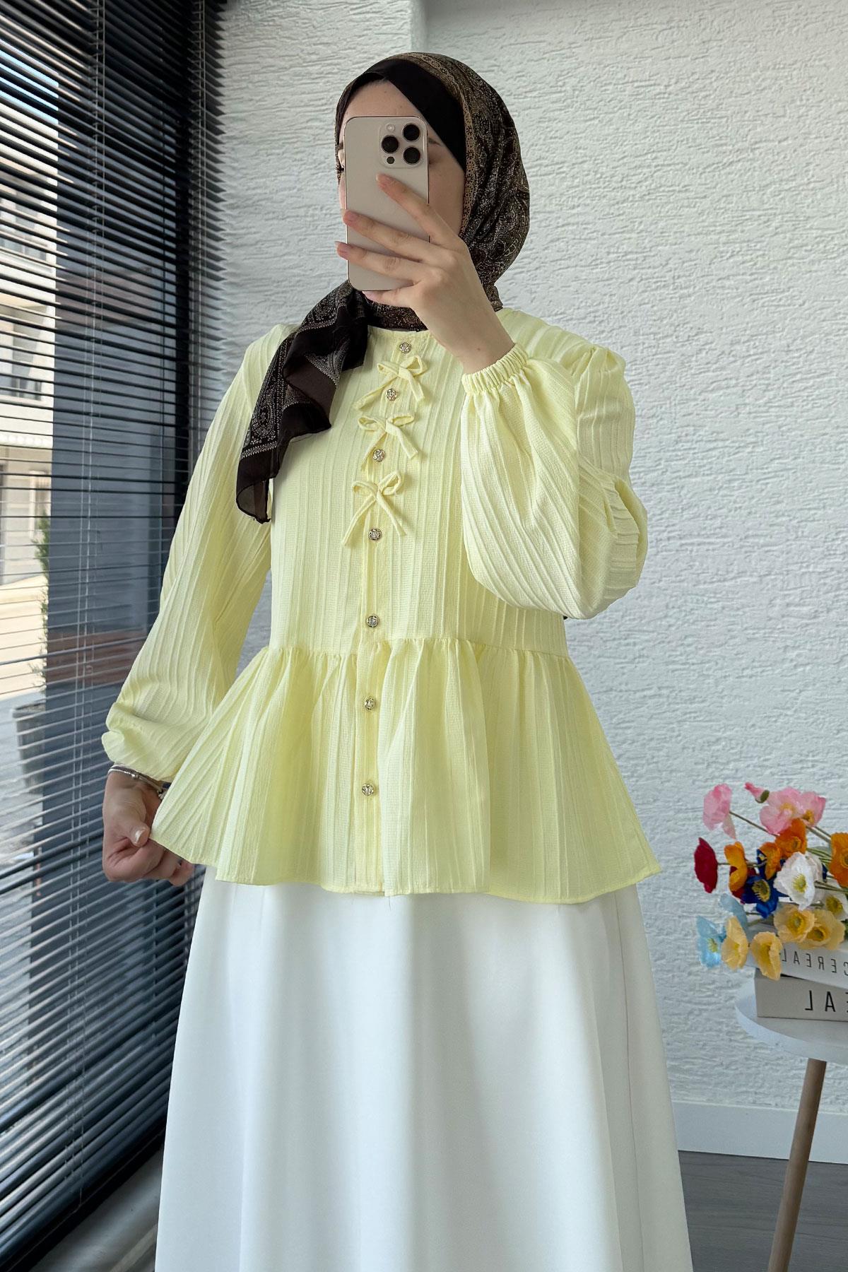 Taş Düğme Detaylı Gofre Bluz - Sarı