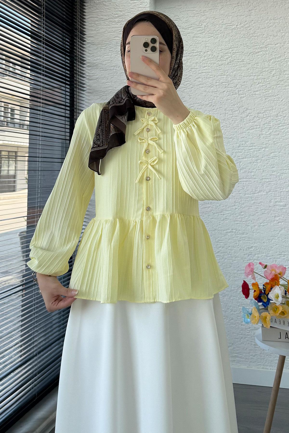 Taş Düğme Detaylı Gofre Bluz - Sarı