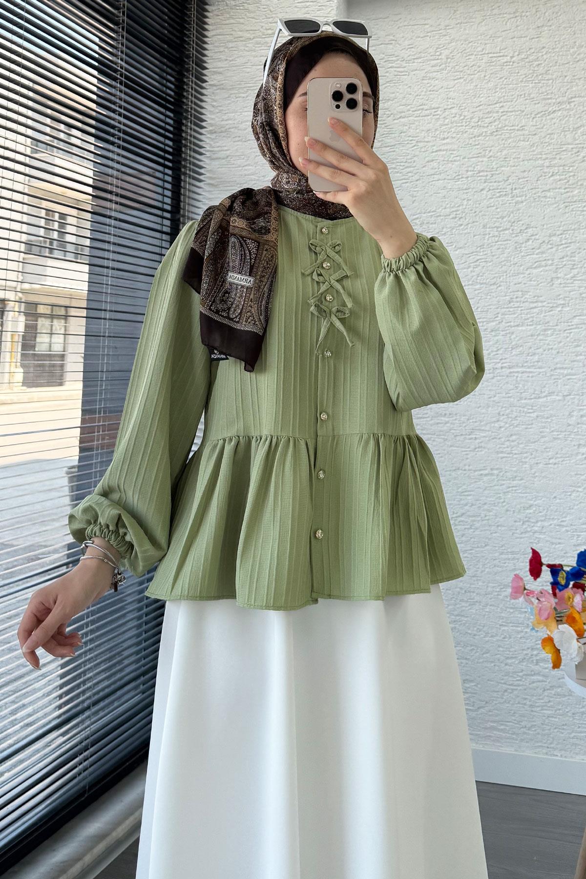 Taş Düğme Detaylı Gofre Bluz - Yeşil