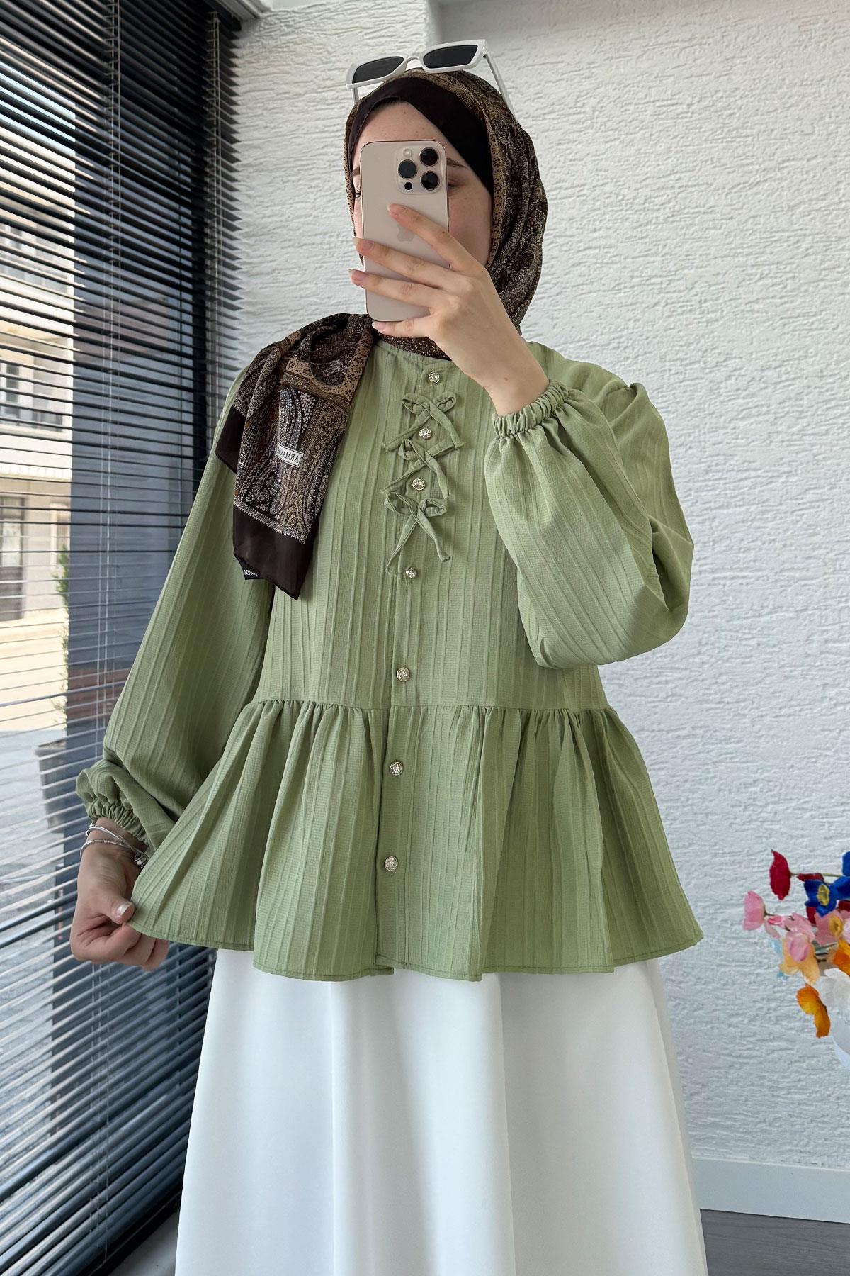 Taş Düğme Detaylı Gofre Bluz - Yeşil