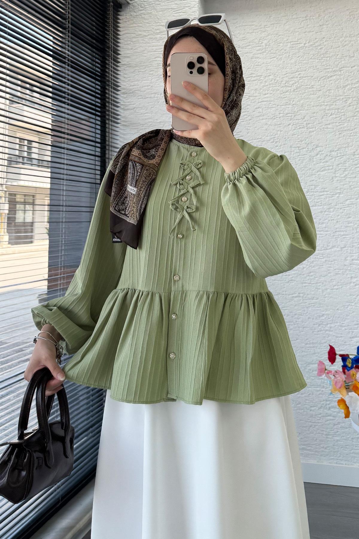 Taş Düğme Detaylı Gofre Bluz - Yeşil