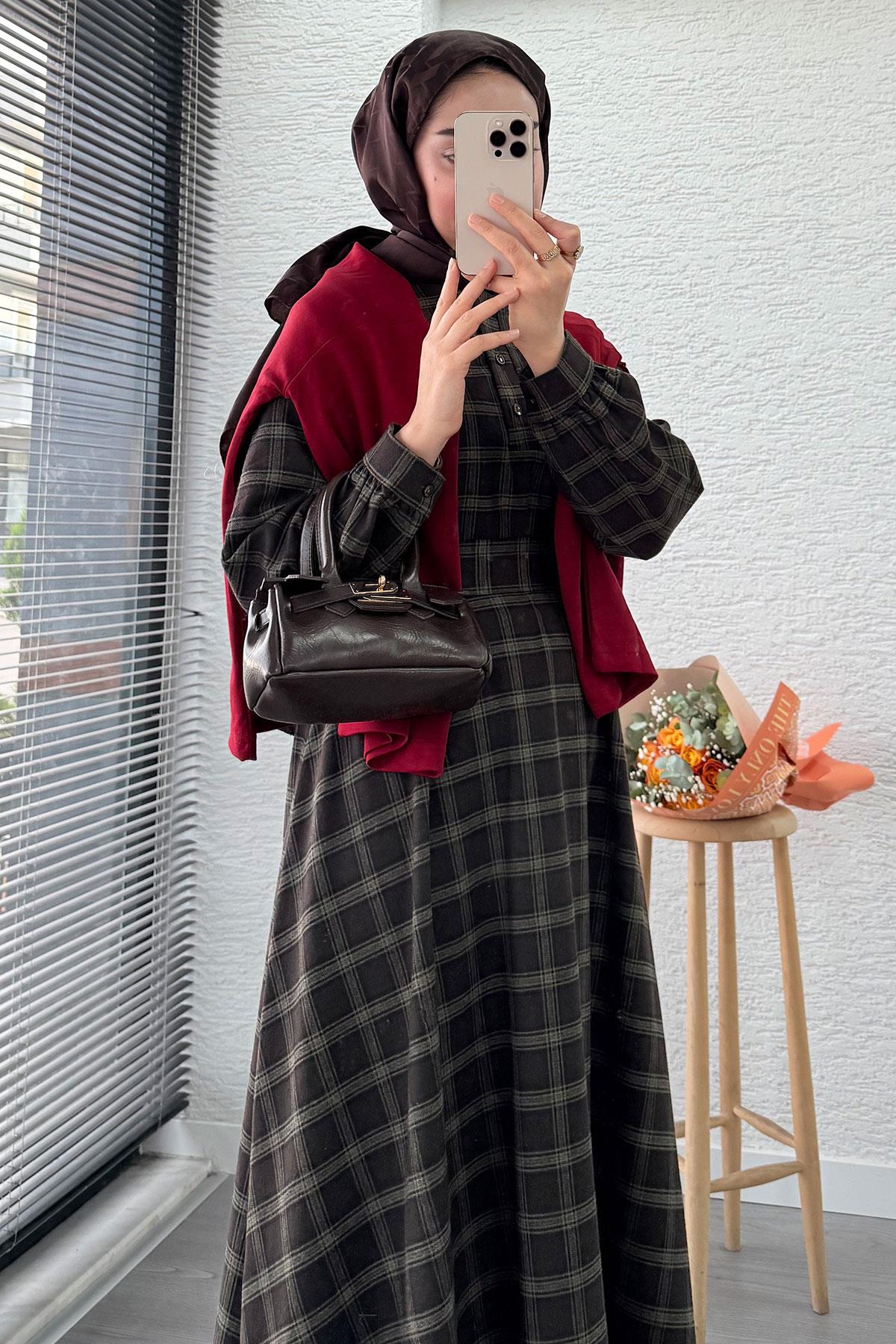 Yaka Düğmeli Kemerli Ekose Desen Uzun Elbise - Acı Kahve