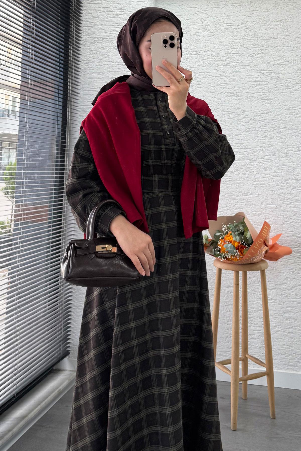 Yaka Düğmeli Kemerli Ekose Desen Uzun Elbise - Acı Kahve