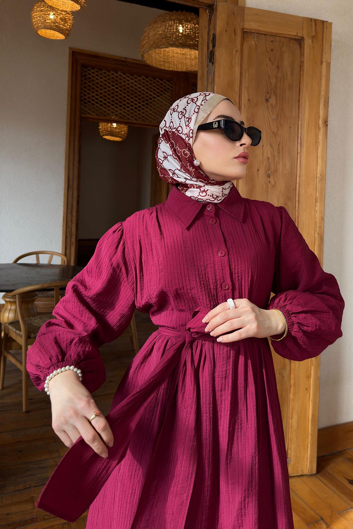 Yarım Düğmeli Beli Lastikli Bordo Elbise