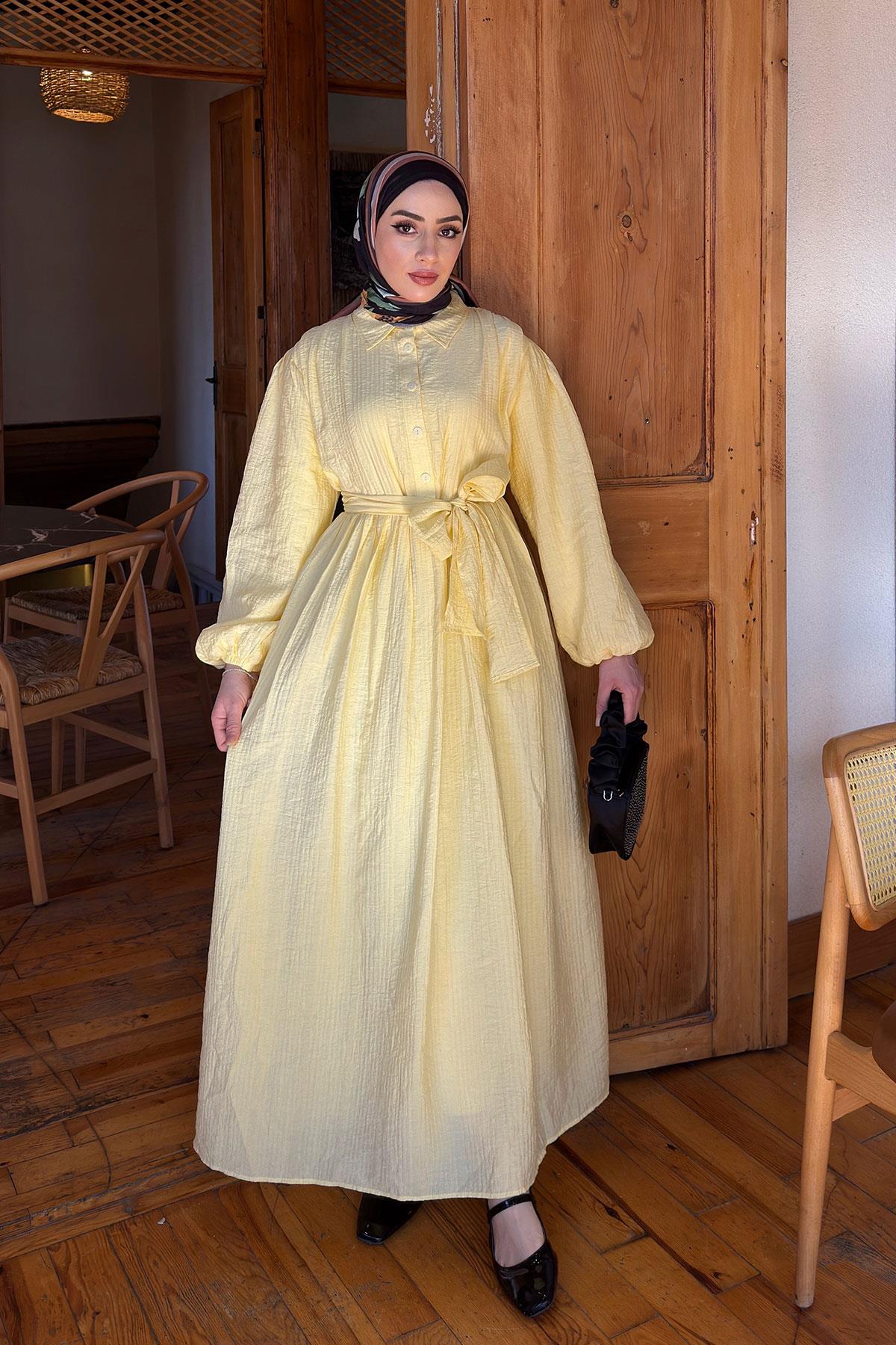 Yarım Düğmeli Beli Lastikli Sarı Elbise