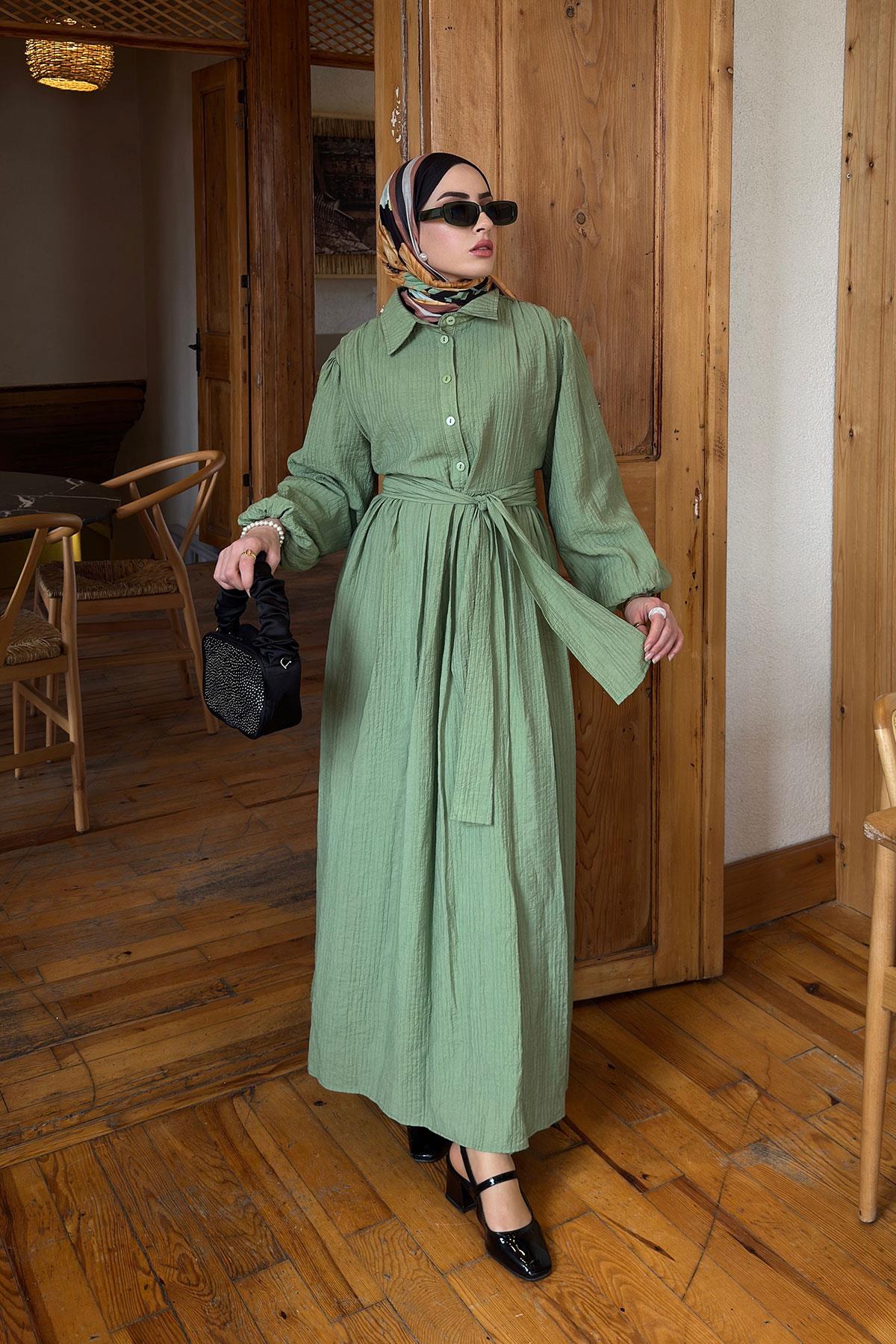 Yarım Düğmeli Beli Lastikli Yeşil Elbise