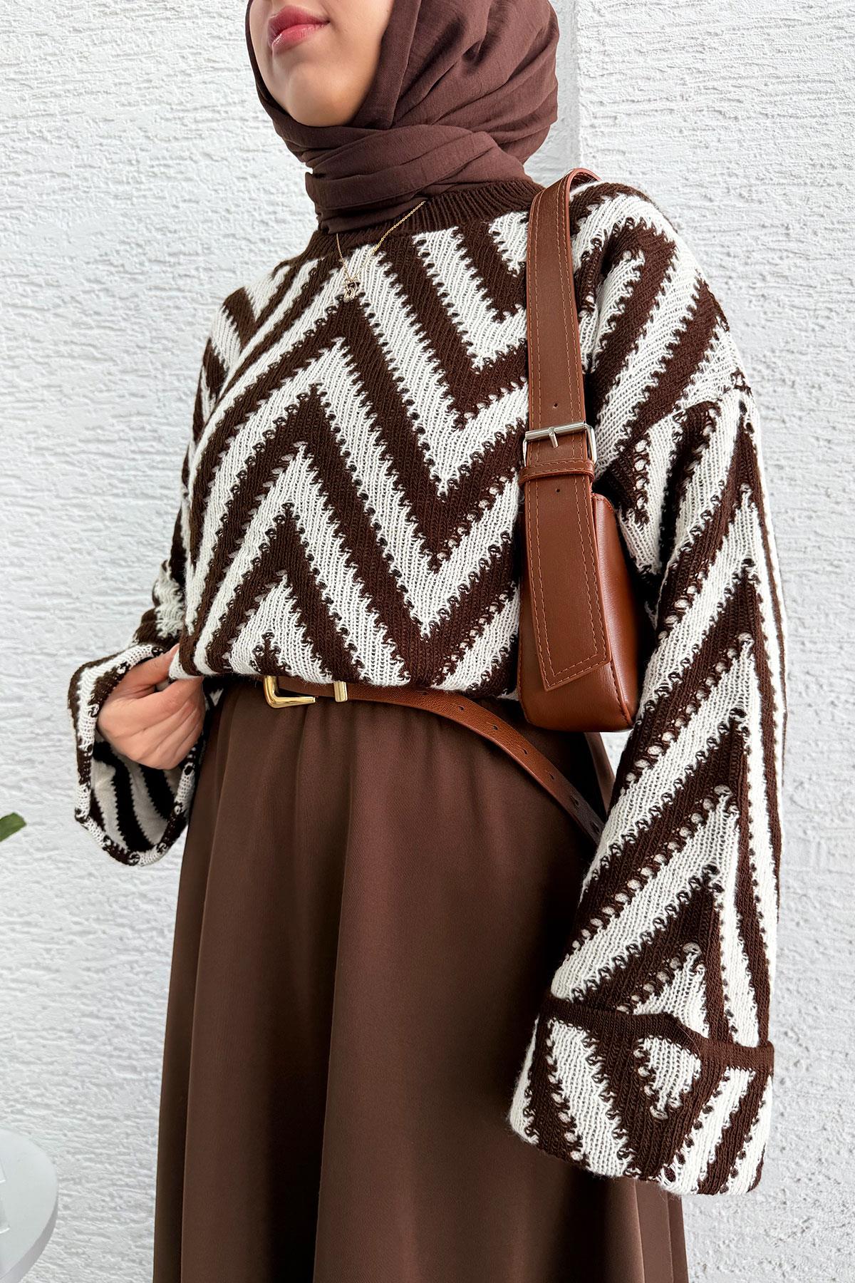 Zikzak Desenli Kısa Triko Kazak – Kahverengi