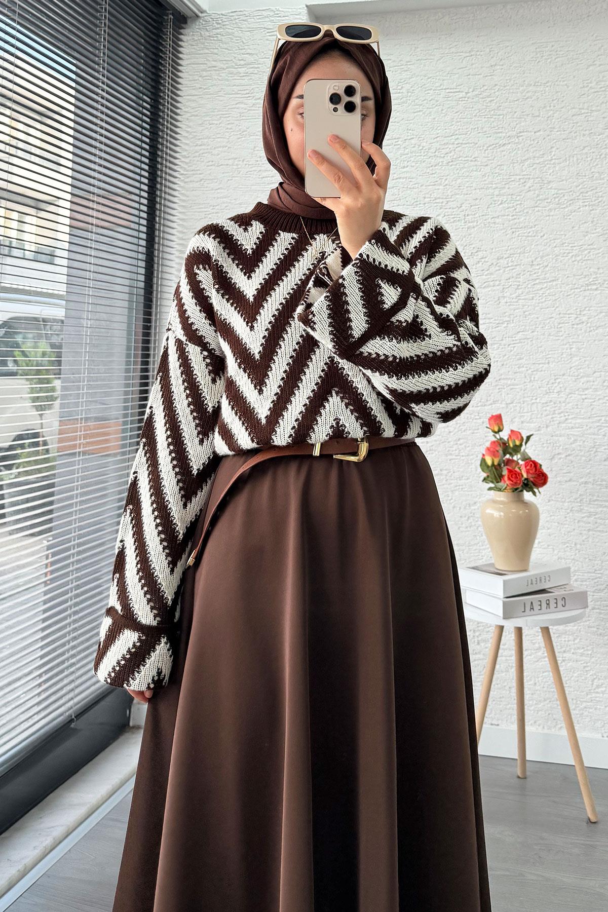 Zikzak Desenli Kısa Triko Kazak – Kahverengi