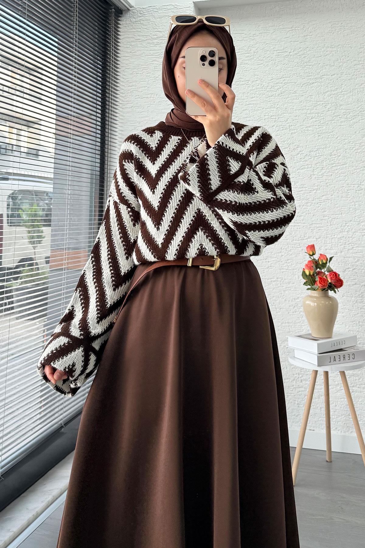 Zikzak Desenli Kısa Triko Kazak – Kahverengi