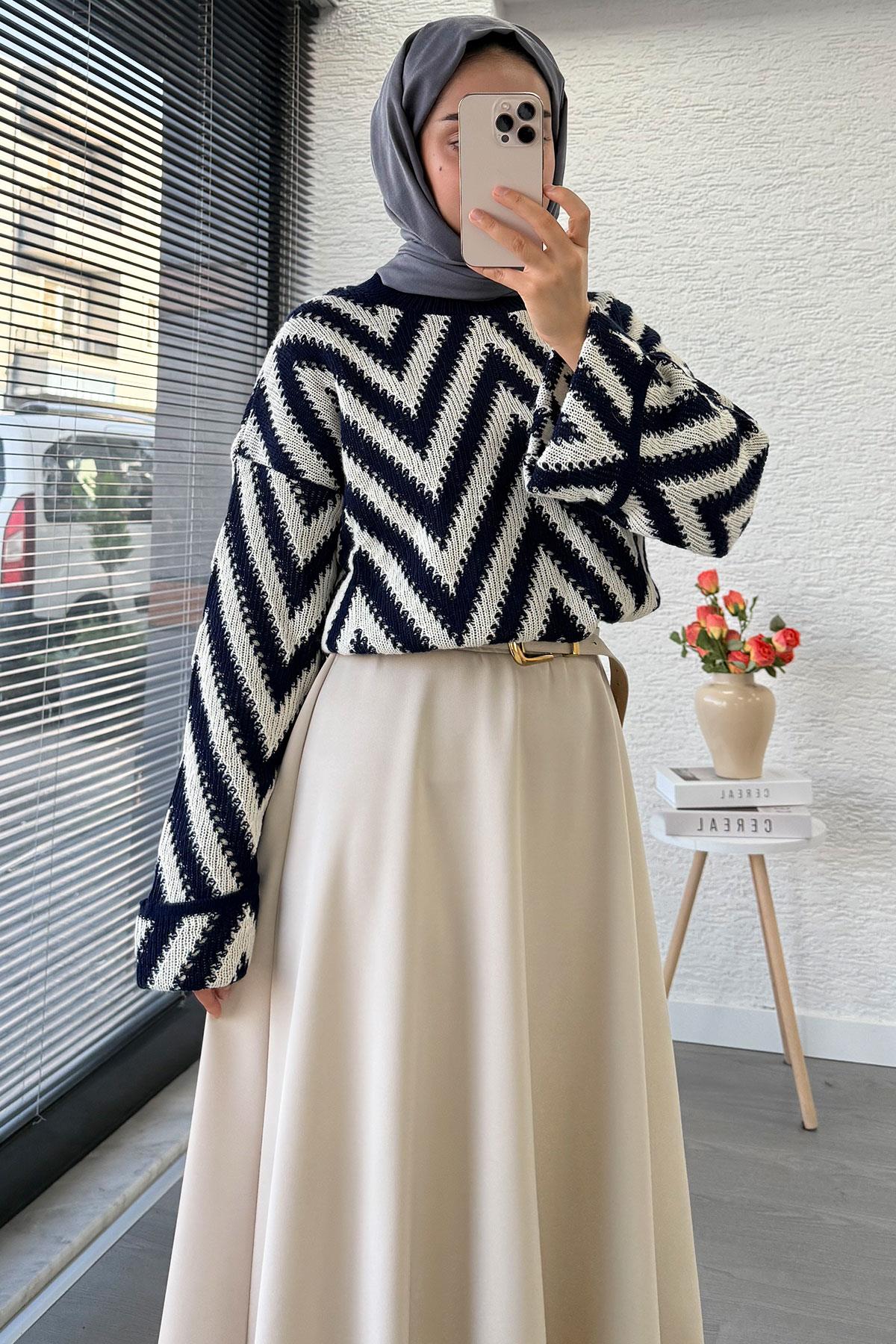 Zikzak Desenli Kısa Triko Kazak – Lacivert