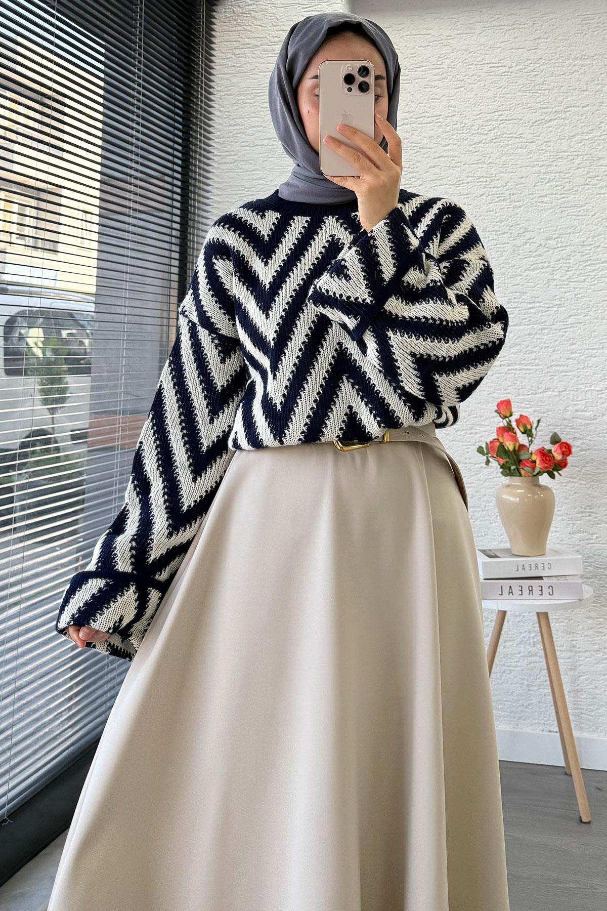 Zikzak Desenli Kısa Triko Kazak – Lacivert