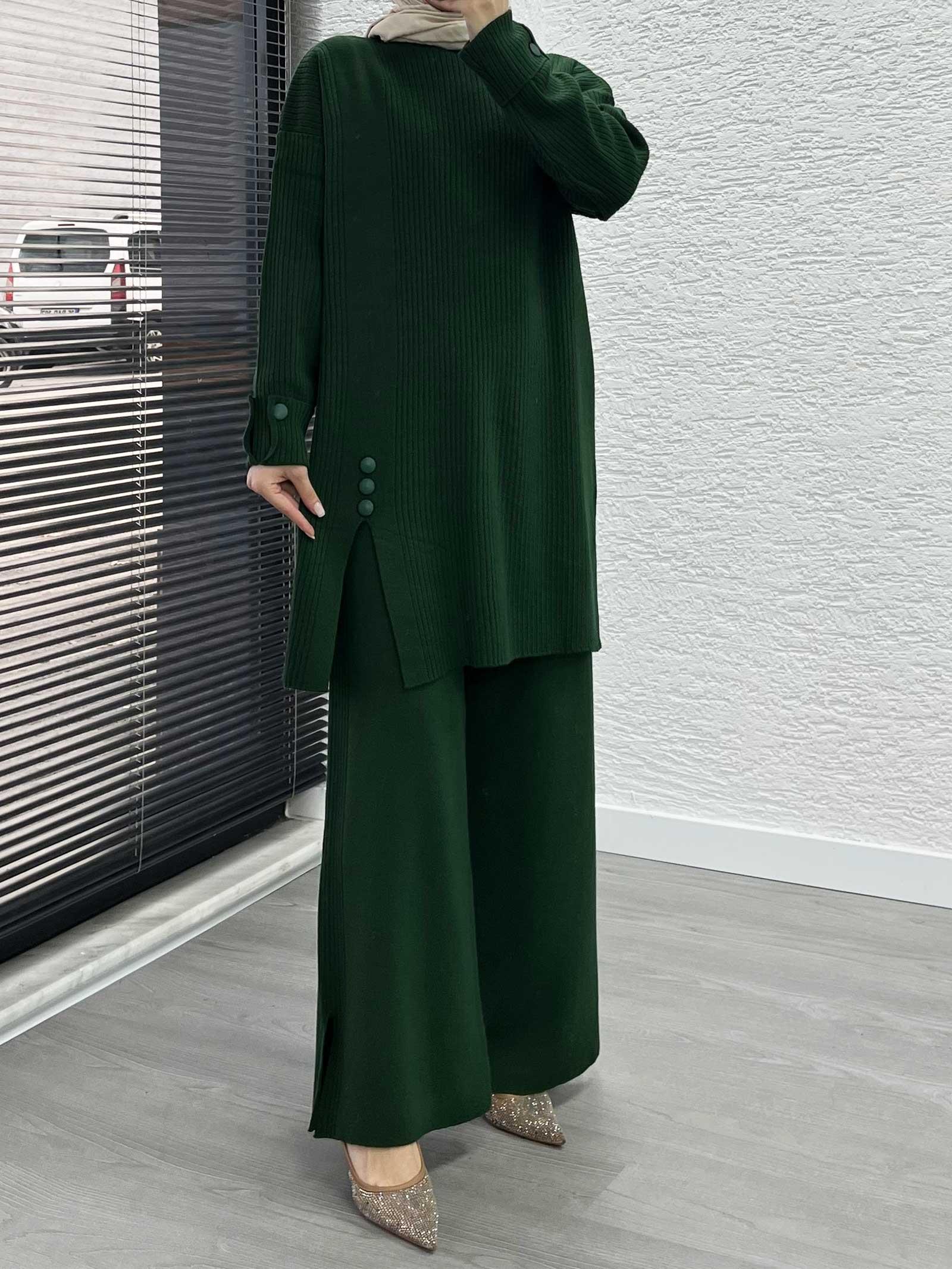 Zümrüt Düğme Detaylı Oversize Triko Takım