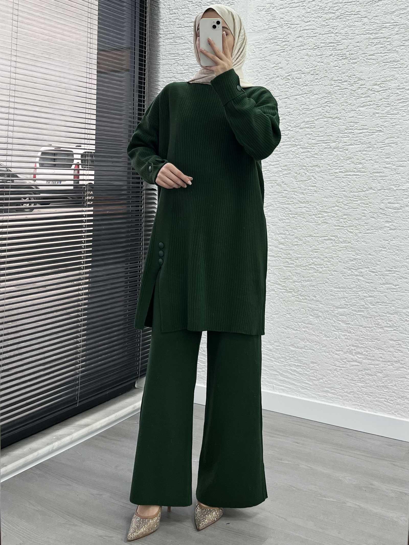 Zümrüt Düğme Detaylı Oversize Triko Takım