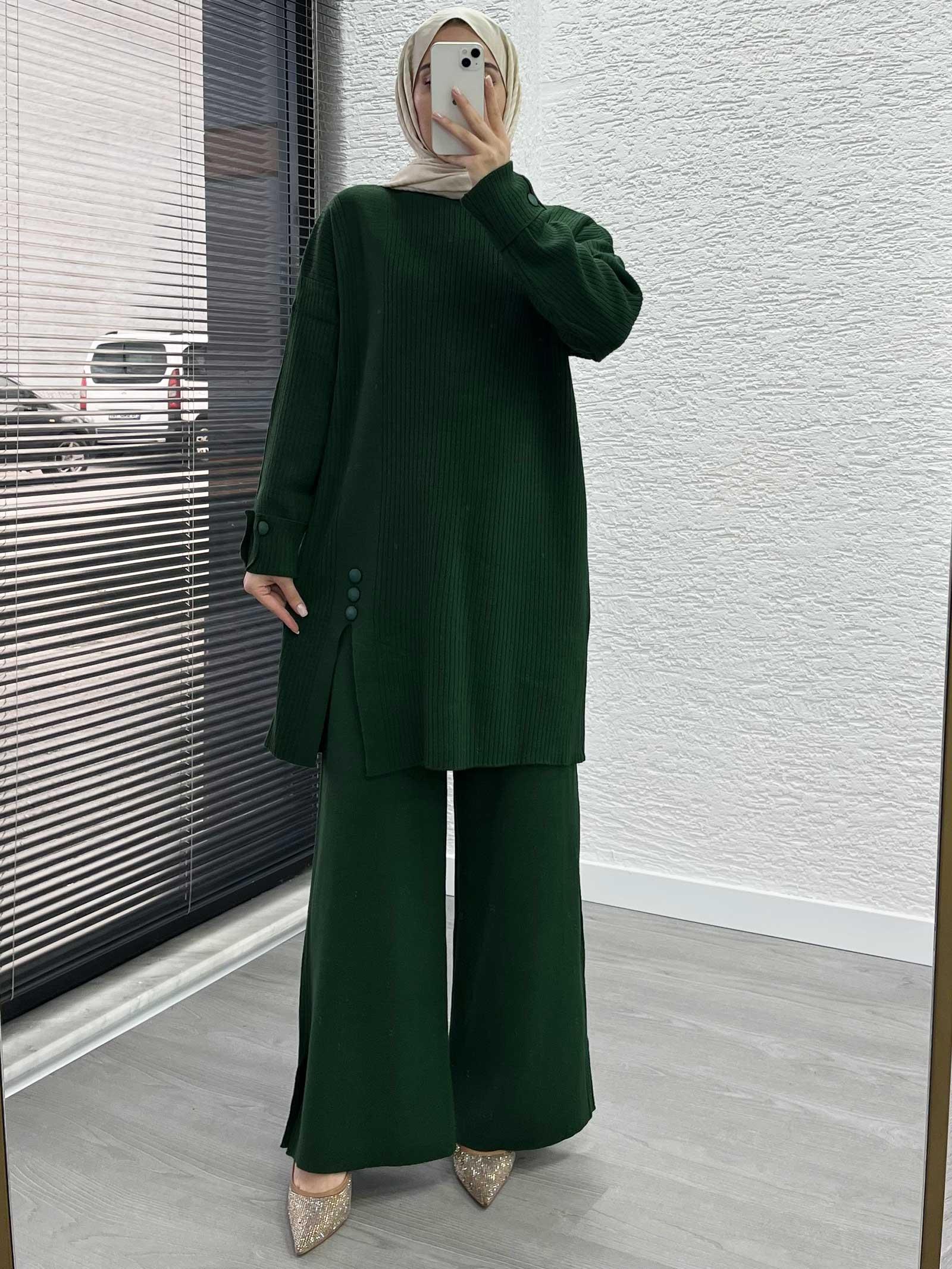 Zümrüt Düğme Detaylı Oversize Triko Takım