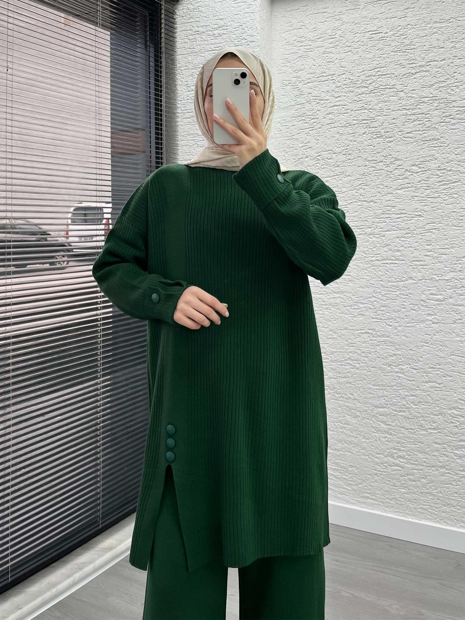 Zümrüt Düğme Detaylı Oversize Triko Takım