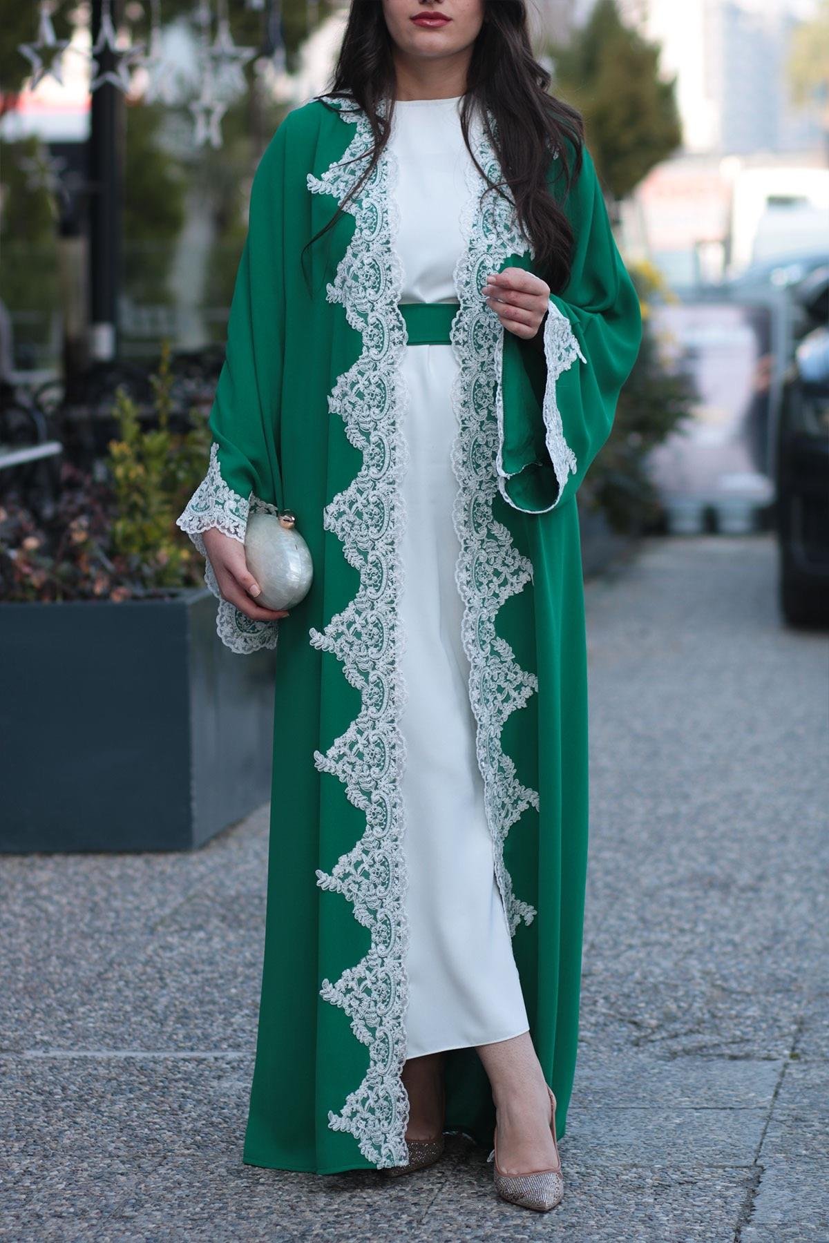 Zümrüt Güpür Detaylı Abaya
