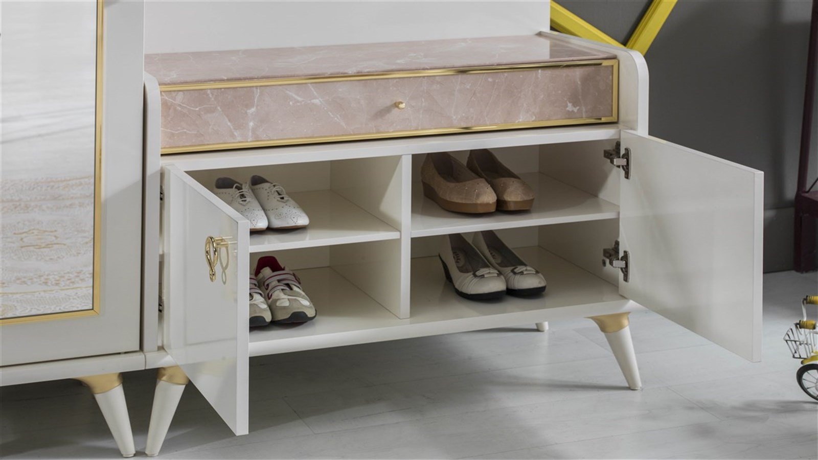 Monreal Garderobe