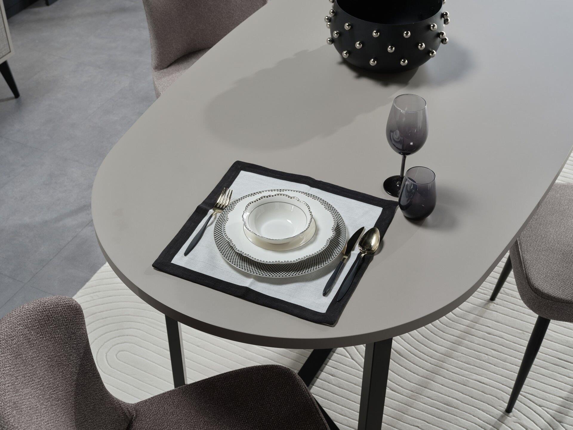 Truva Esszimmer