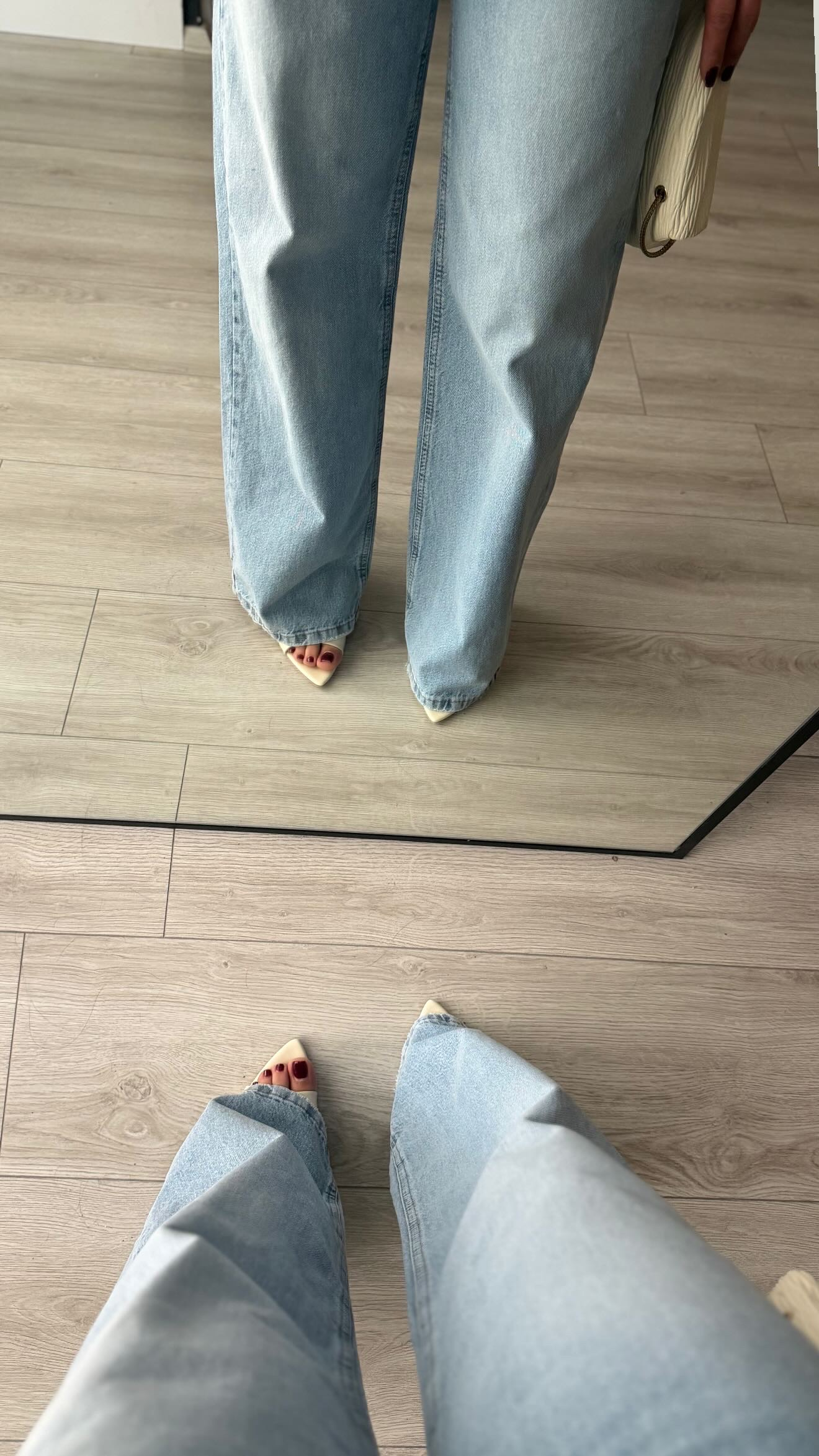 Açık Mavi Yıkamalı Kemerli Wide Leg Jean