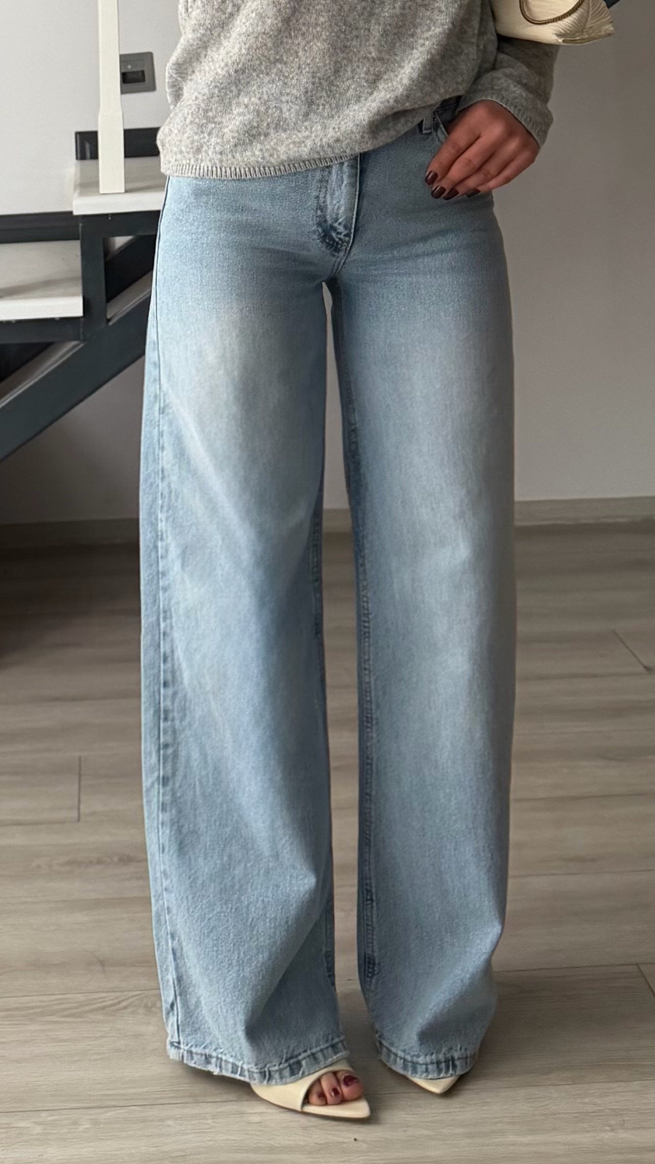 Açık Mavi Yıkamalı Kemerli Wide Leg Jean