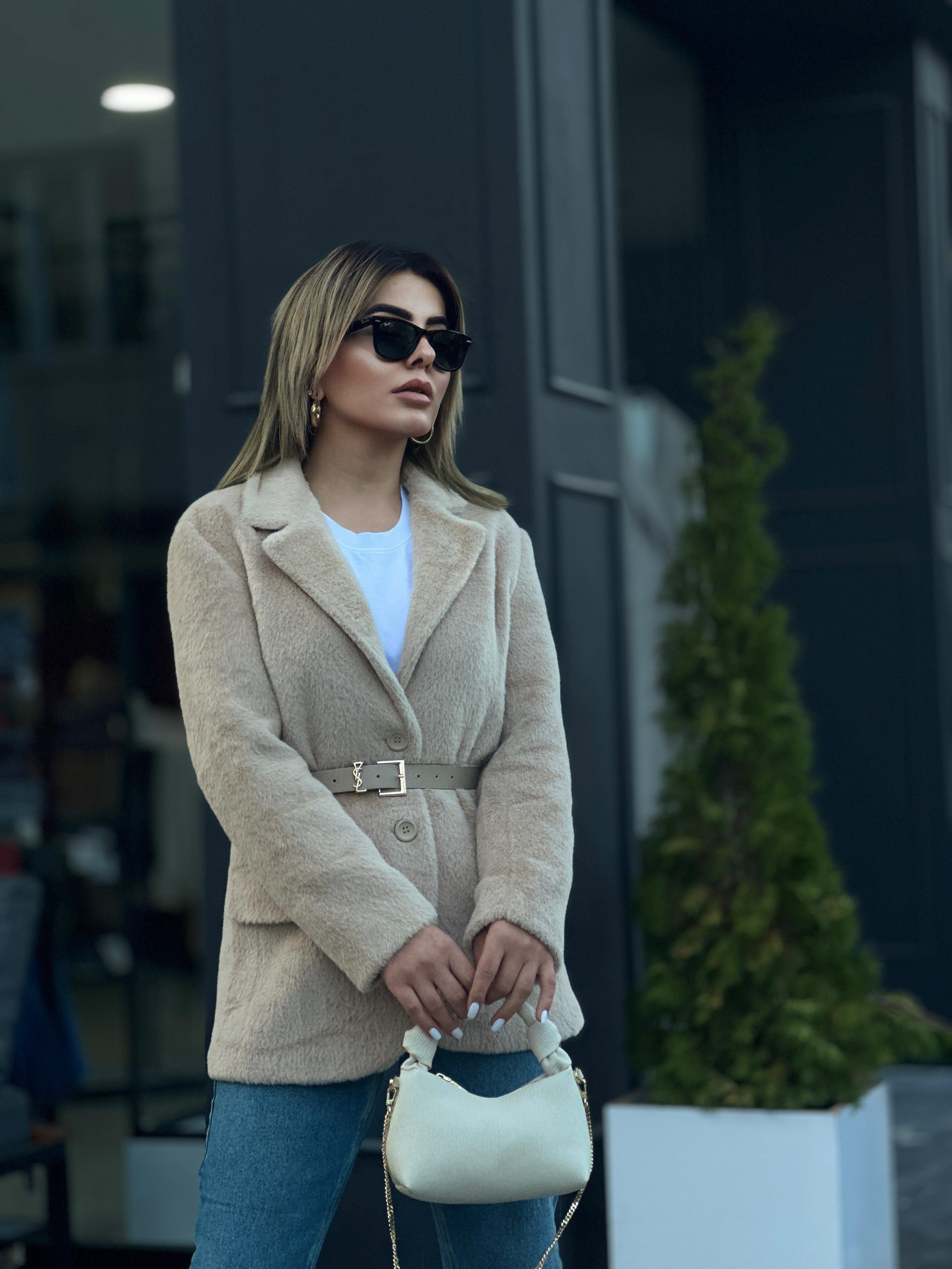 Bej Çift Cepli Düğmeli Alpaka Ceket