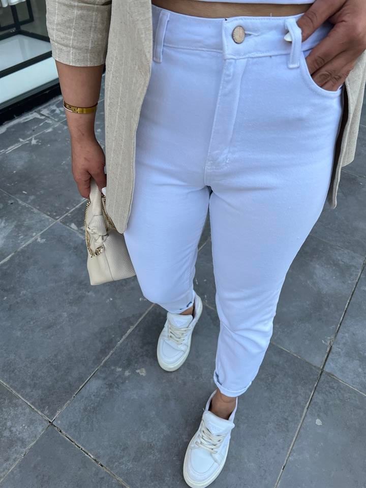 Beyaz Mom Jean