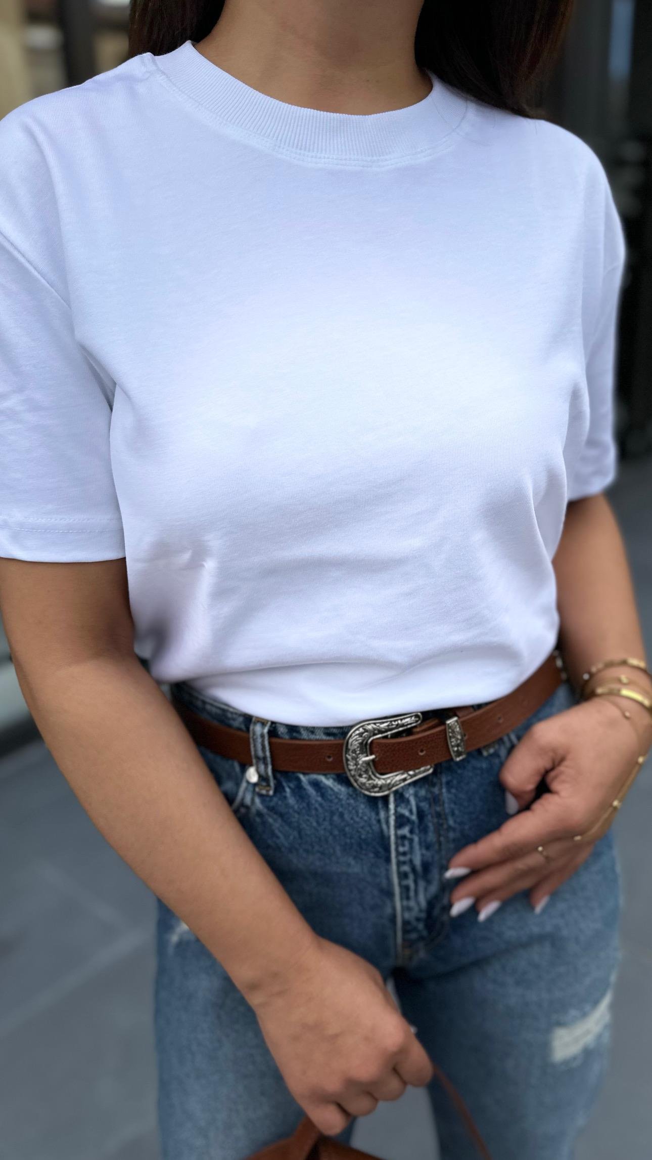 Beyaz Premium Dekoratif Dikişli Bisiklet Yaka Tişört 